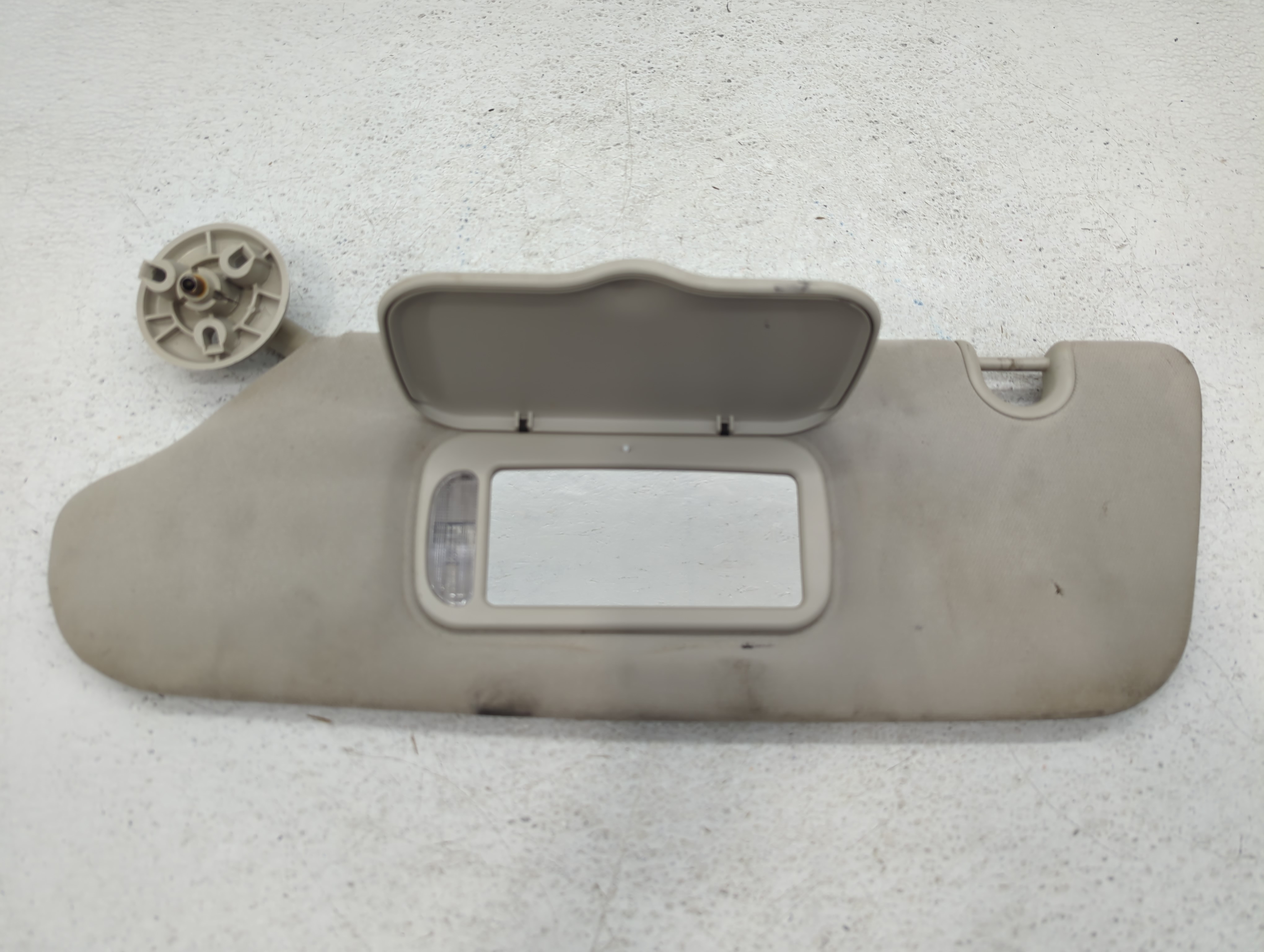 Picture of Dodge Caravan Passenger Sun Visor Mirror Right Sunvisor Grey 580584