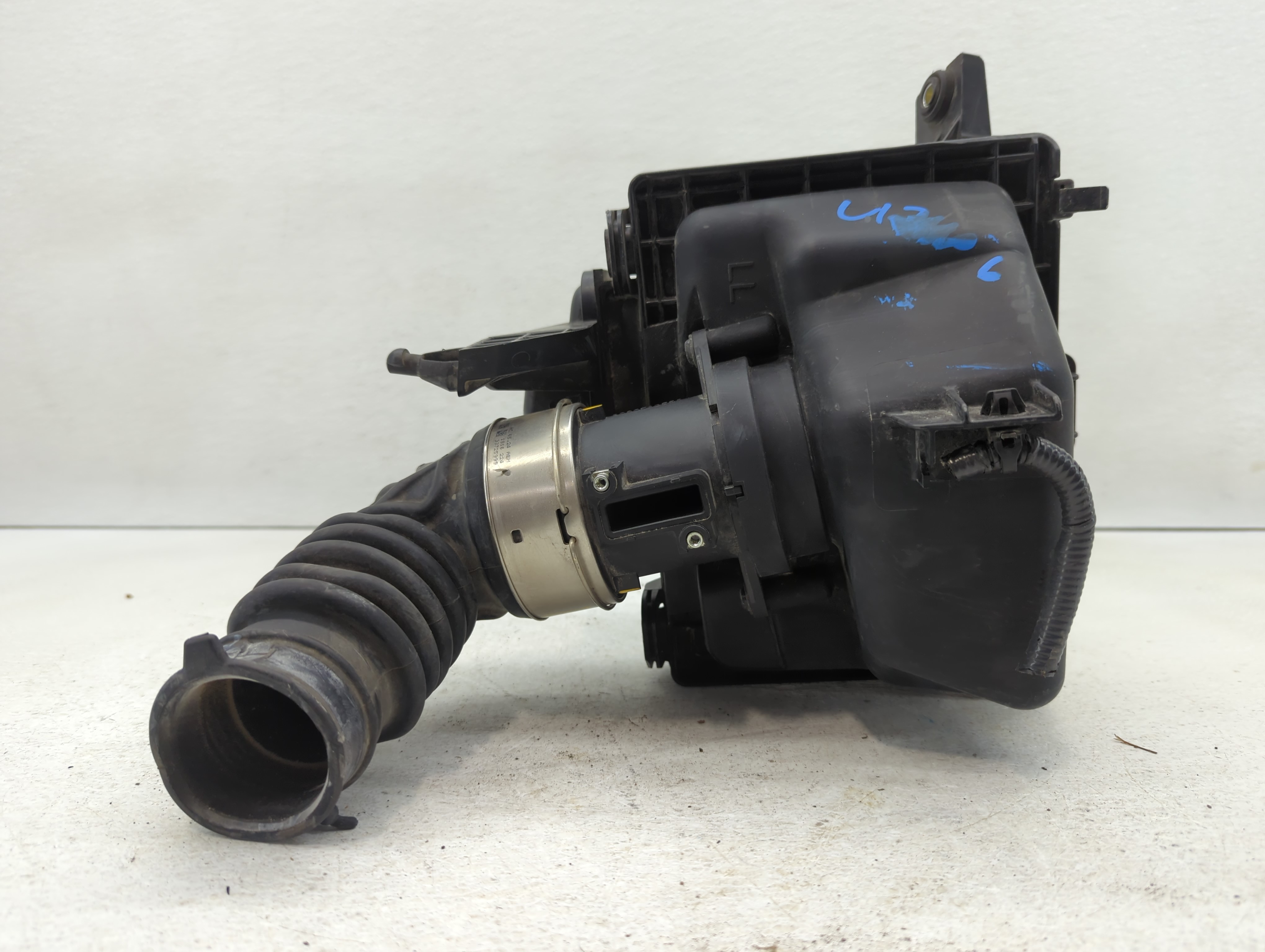 2017-2020 Infiniti Q60 Air Cleaner Intake-duct Hose Tube 581196 - Oemusedautoparts1.com