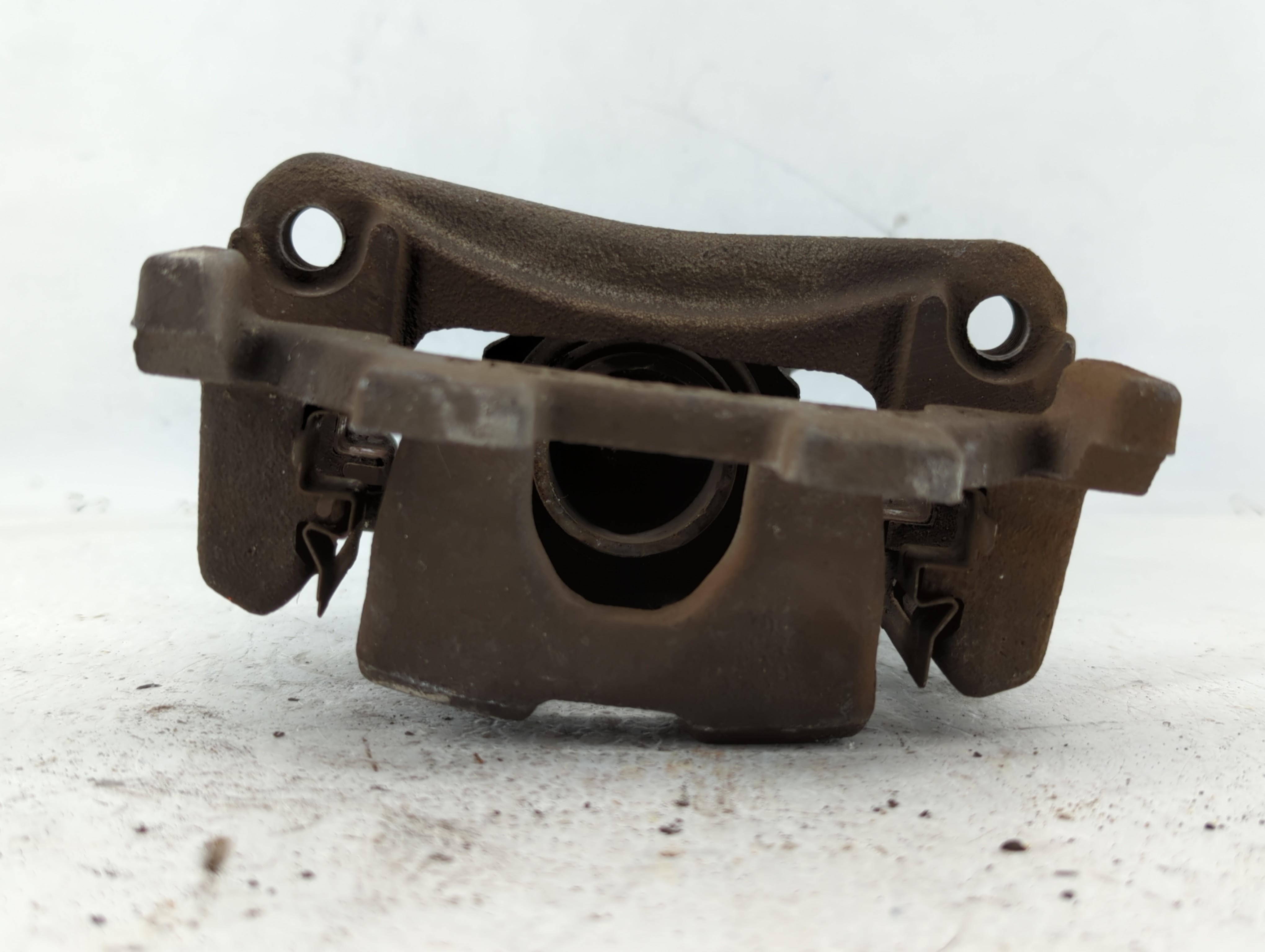 2013-2020 Nissan Pathfinder Front Driver Left Brake Caliper 581519 - Oemusedautoparts1.com