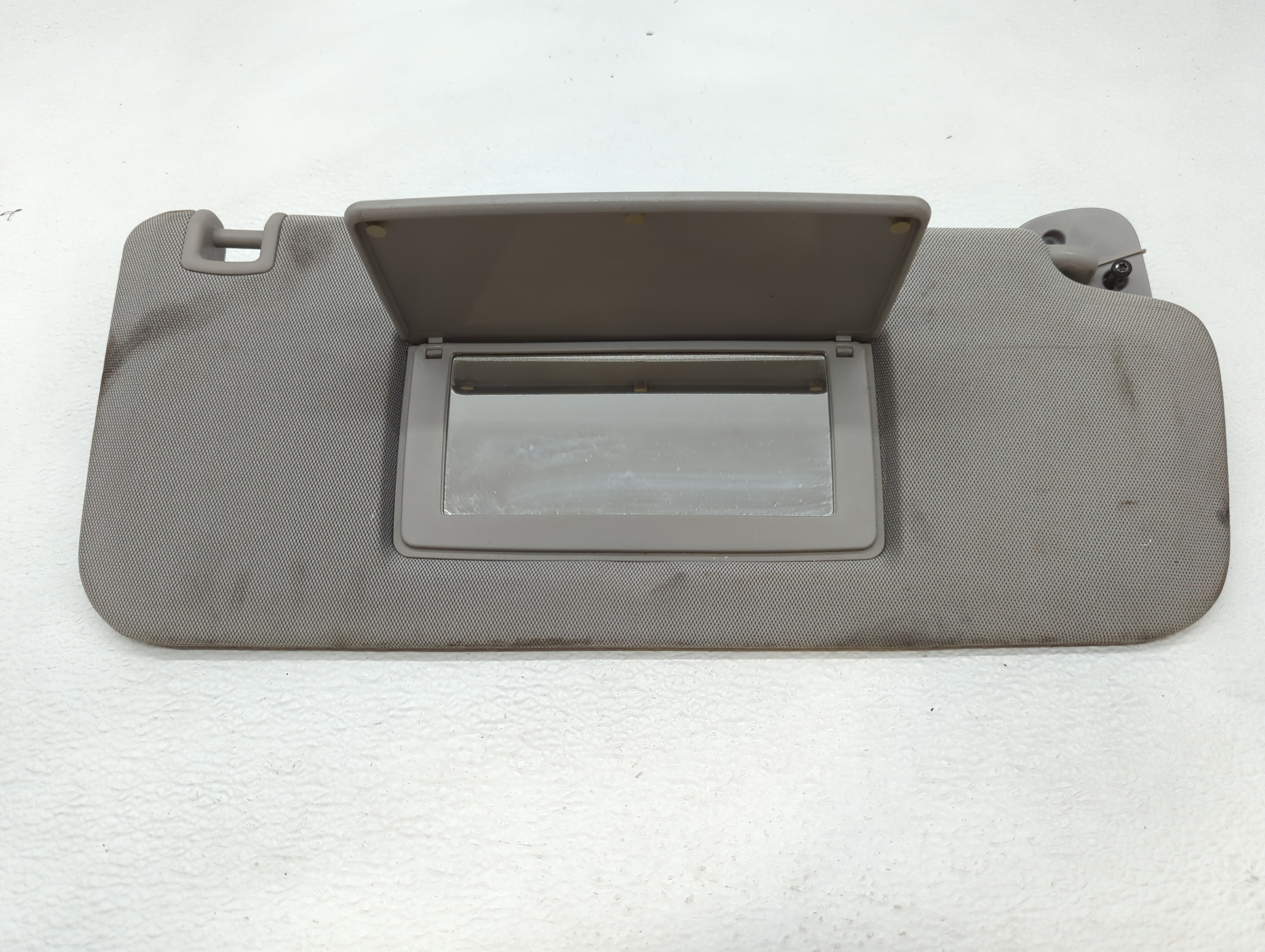 2014 Chevrolet Silverado 1500 Passenger Sun Visor Mirror Right Sunvisor 582146 - Oemusedautoparts1.com