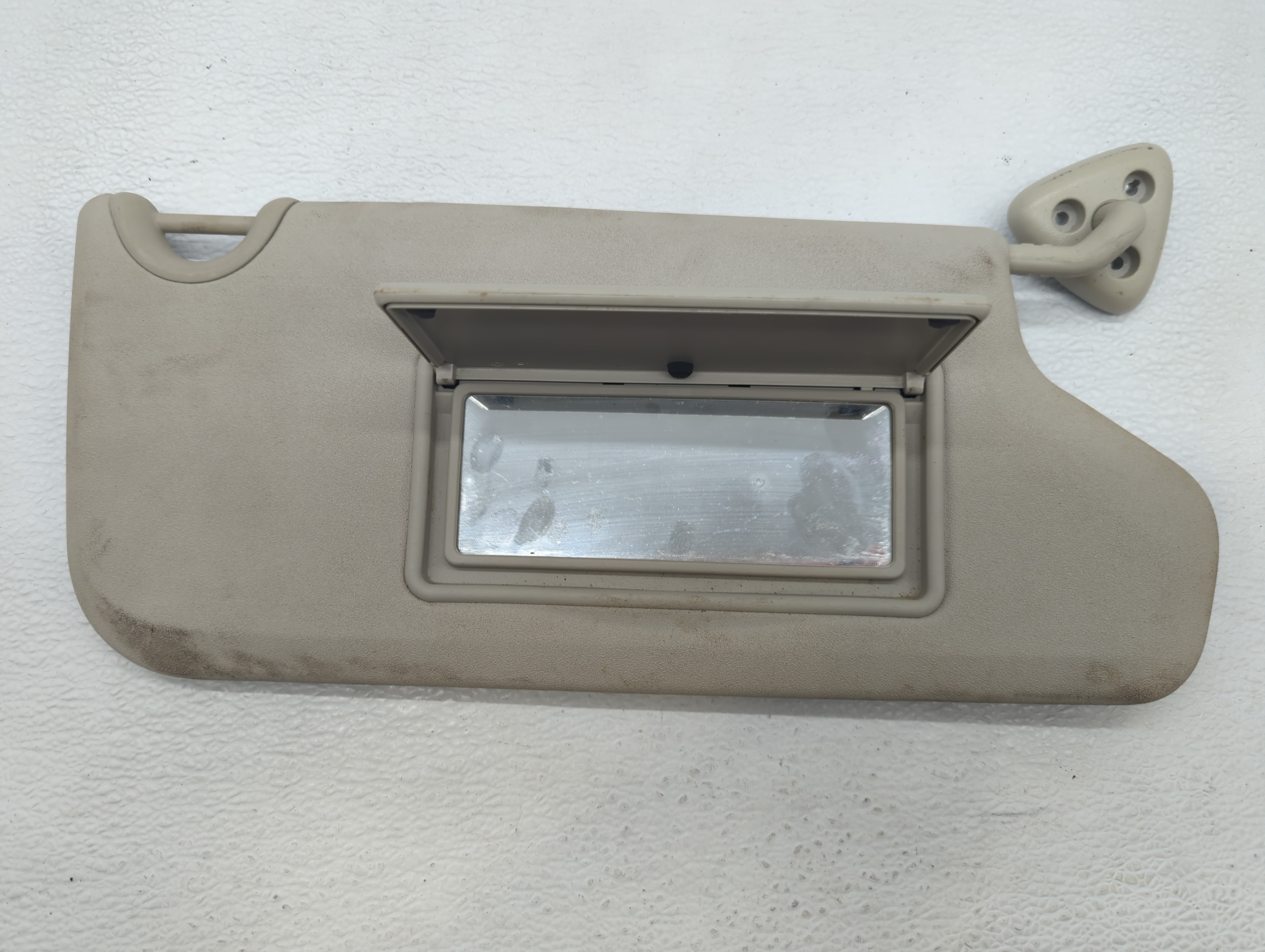 2016 Dodge Journey Passenger Sun Visor Mirror Right Sunvisor White 582793 - Oemusedautoparts1.com