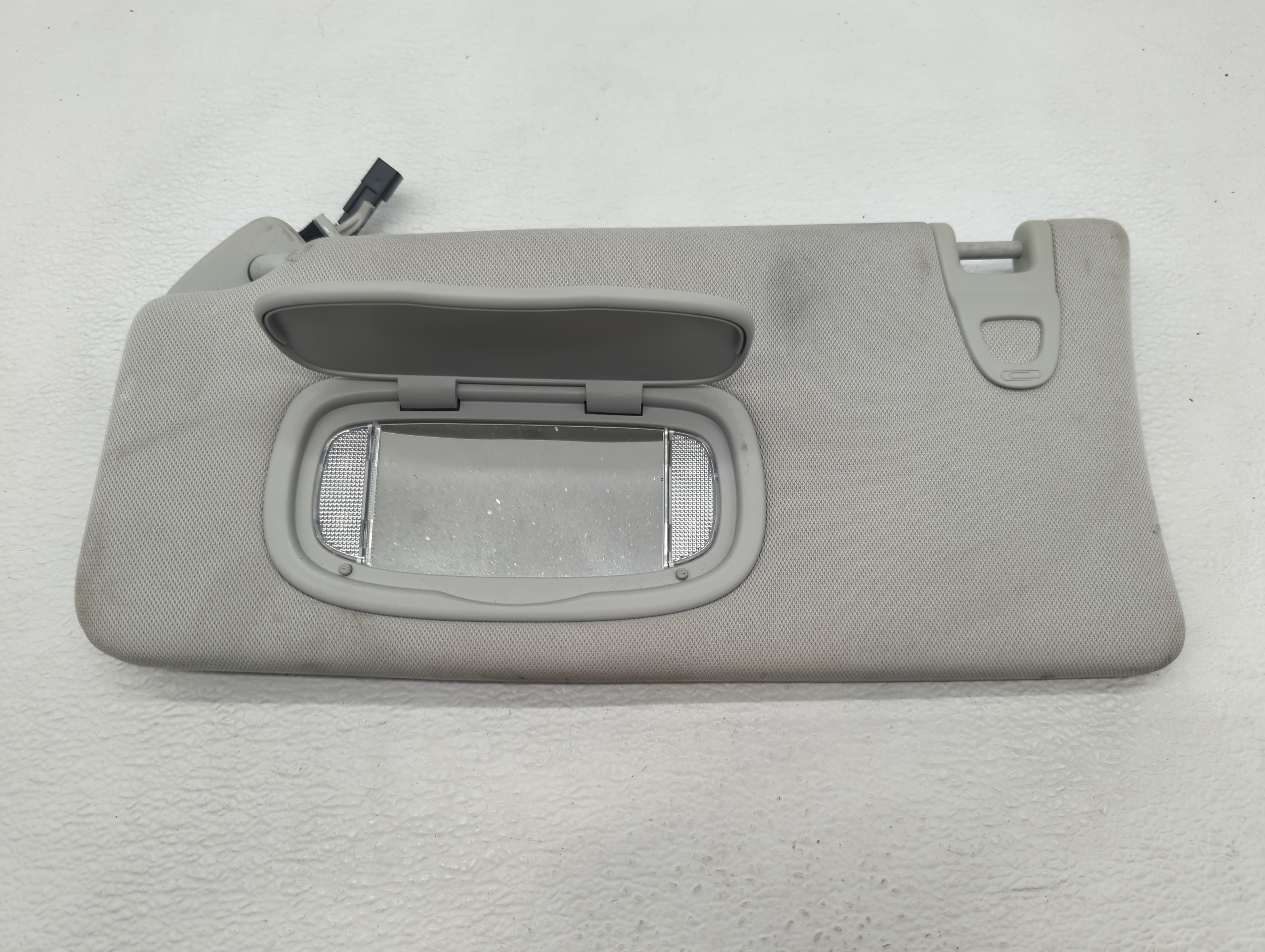 2020 Jeep Compass Driver Sun Visor Mirror Left Sunvisor Grey 582950 - Oemusedautoparts1.com