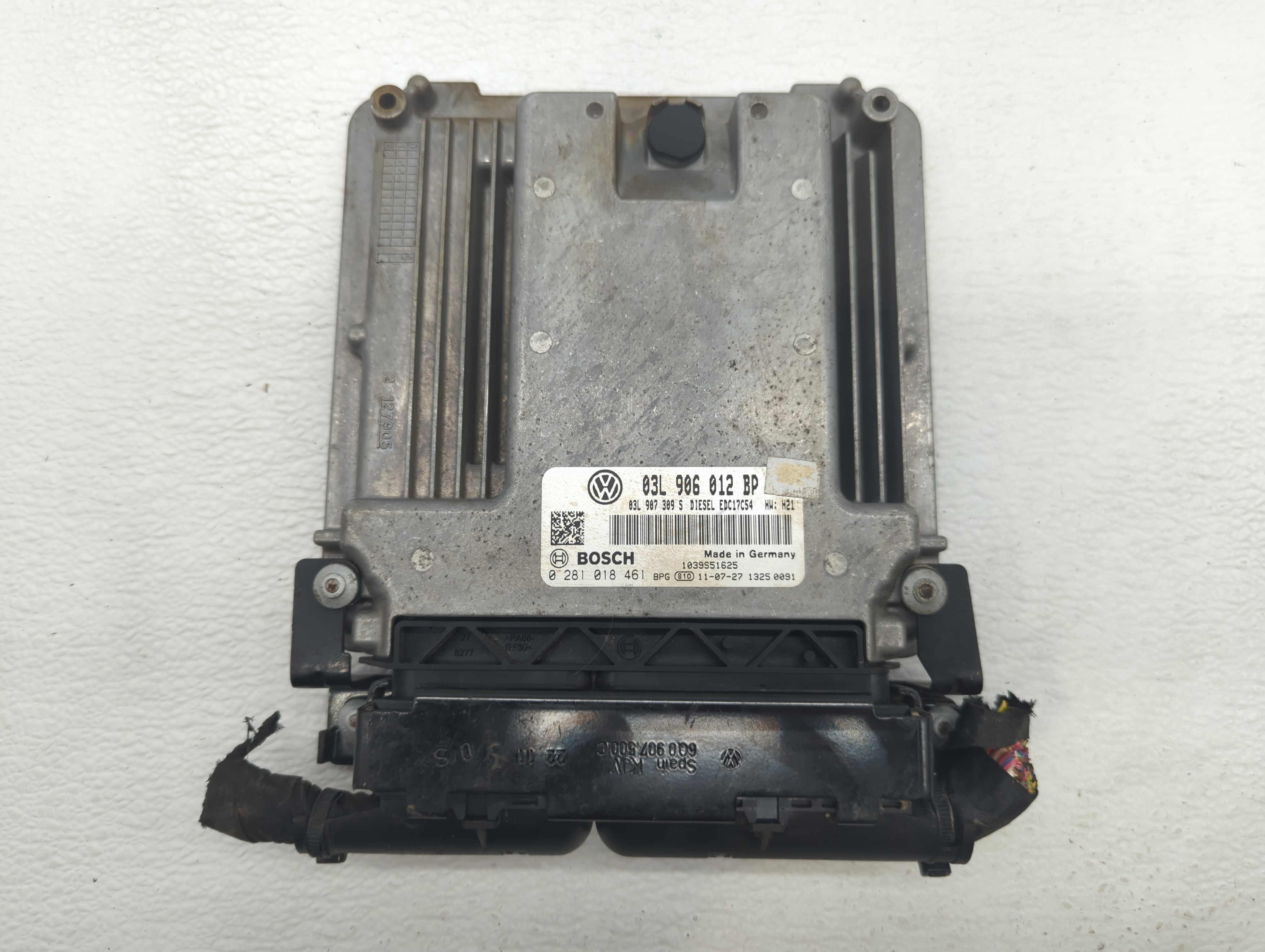 Picture of 2013-2014 Volkswagen Passat Engine Control Computer Ecu Pcm Ecm Pcu Oem 583796