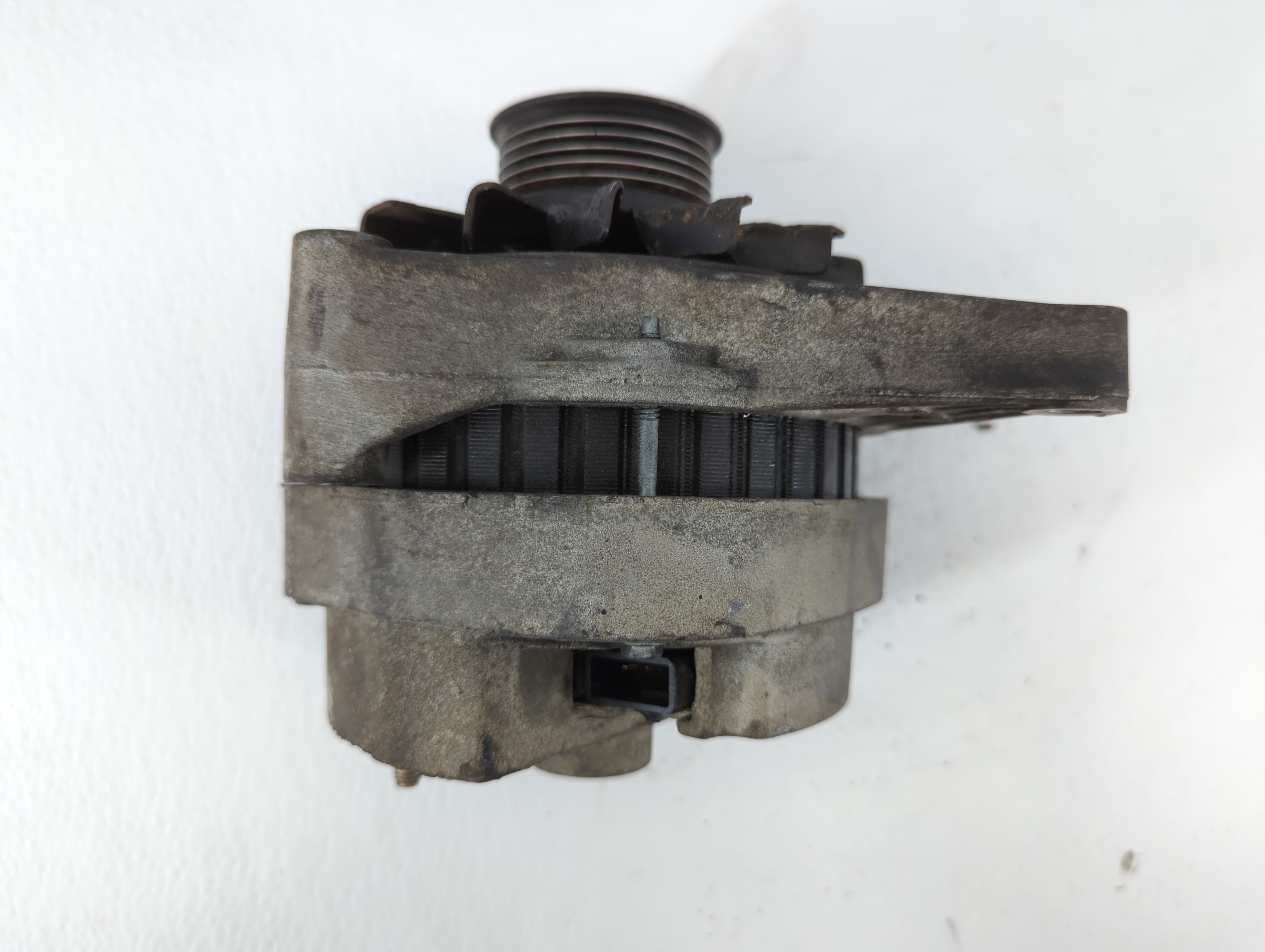 Oldsmobile 88 Alternator Generator Charging Assembly Engine Oem 583968 - Oemusedautoparts1.com