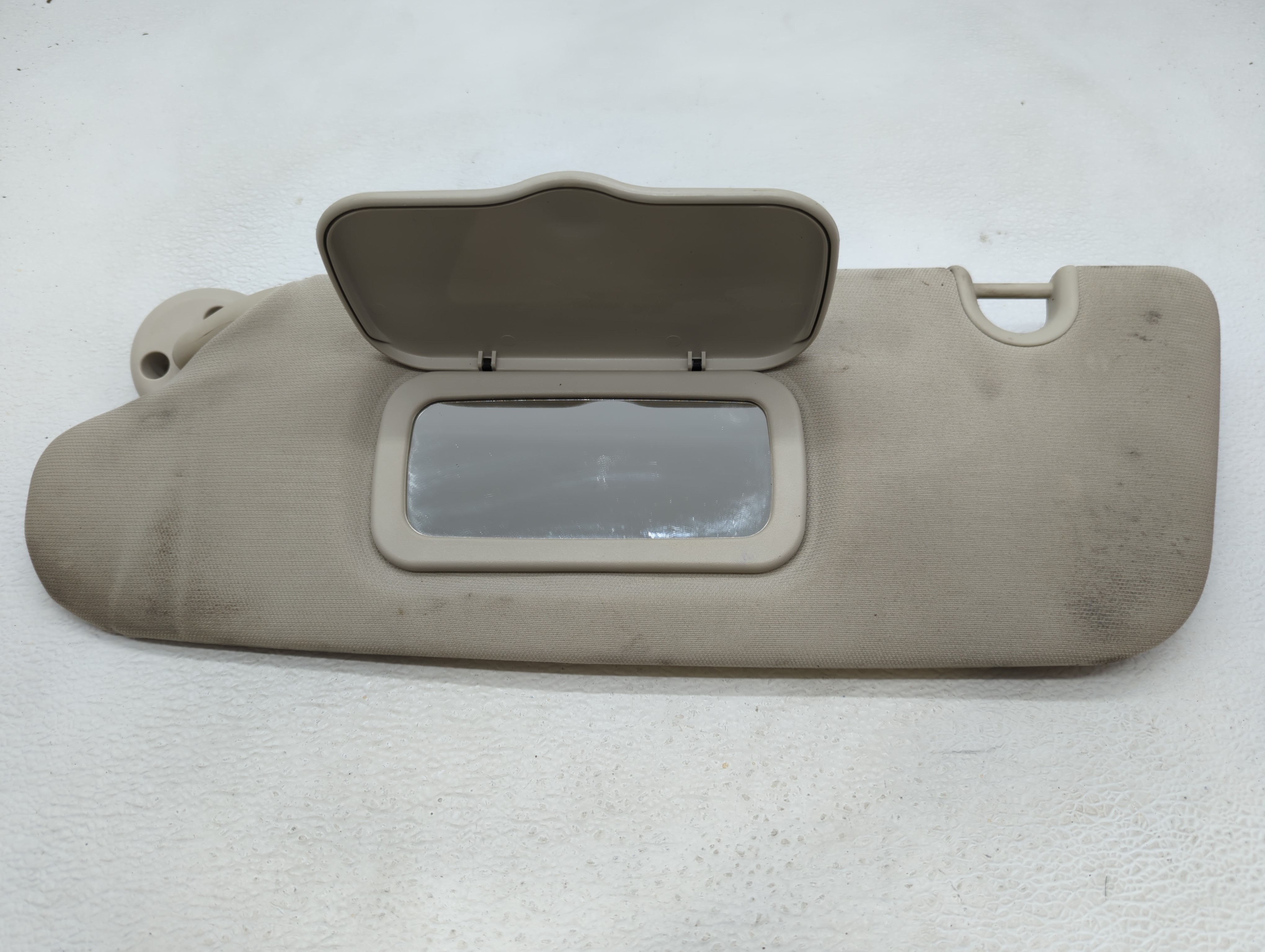 Picture of Dodge Caravan Passenger Sun Visor Mirror Right Sunvisor Beige 585142