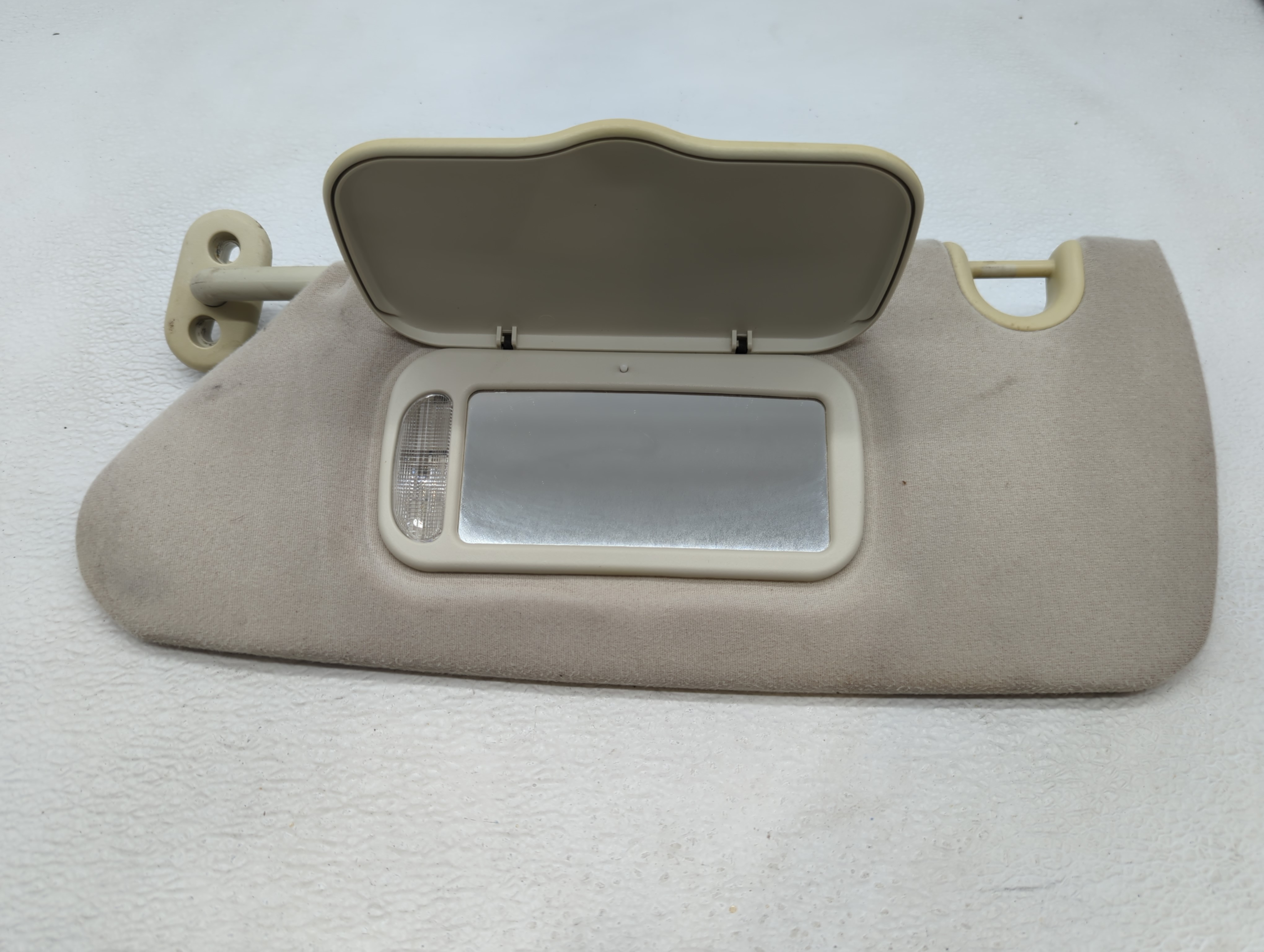2008 Chrysler Pacifica Driver Sun Visor Mirror Left Sunvisor Cream 585207 - Oemusedautoparts1.com