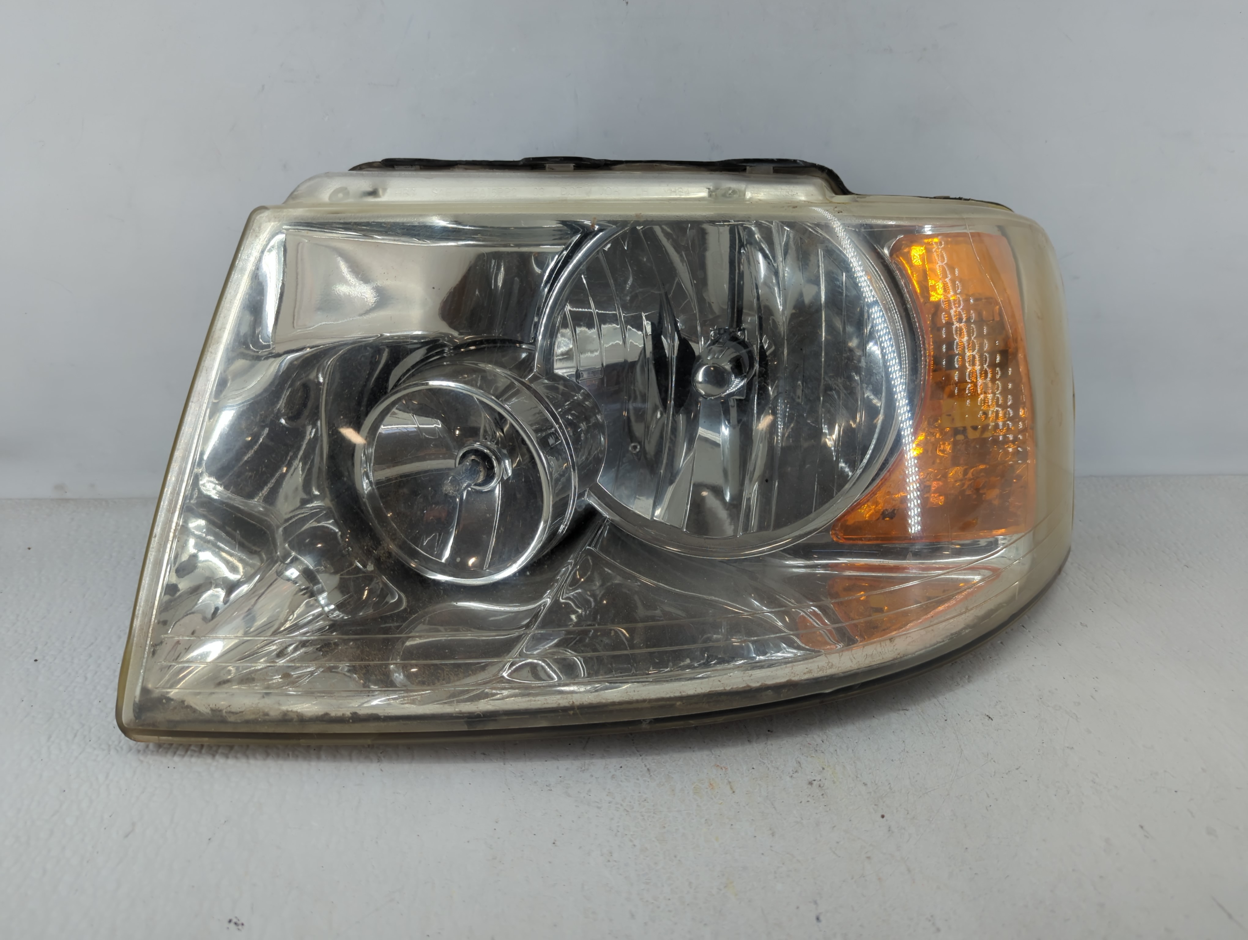 2005 Ford Expedition Driver Left Oem Head Light Headlight Lamp 585308 - Oemusedautoparts1.com