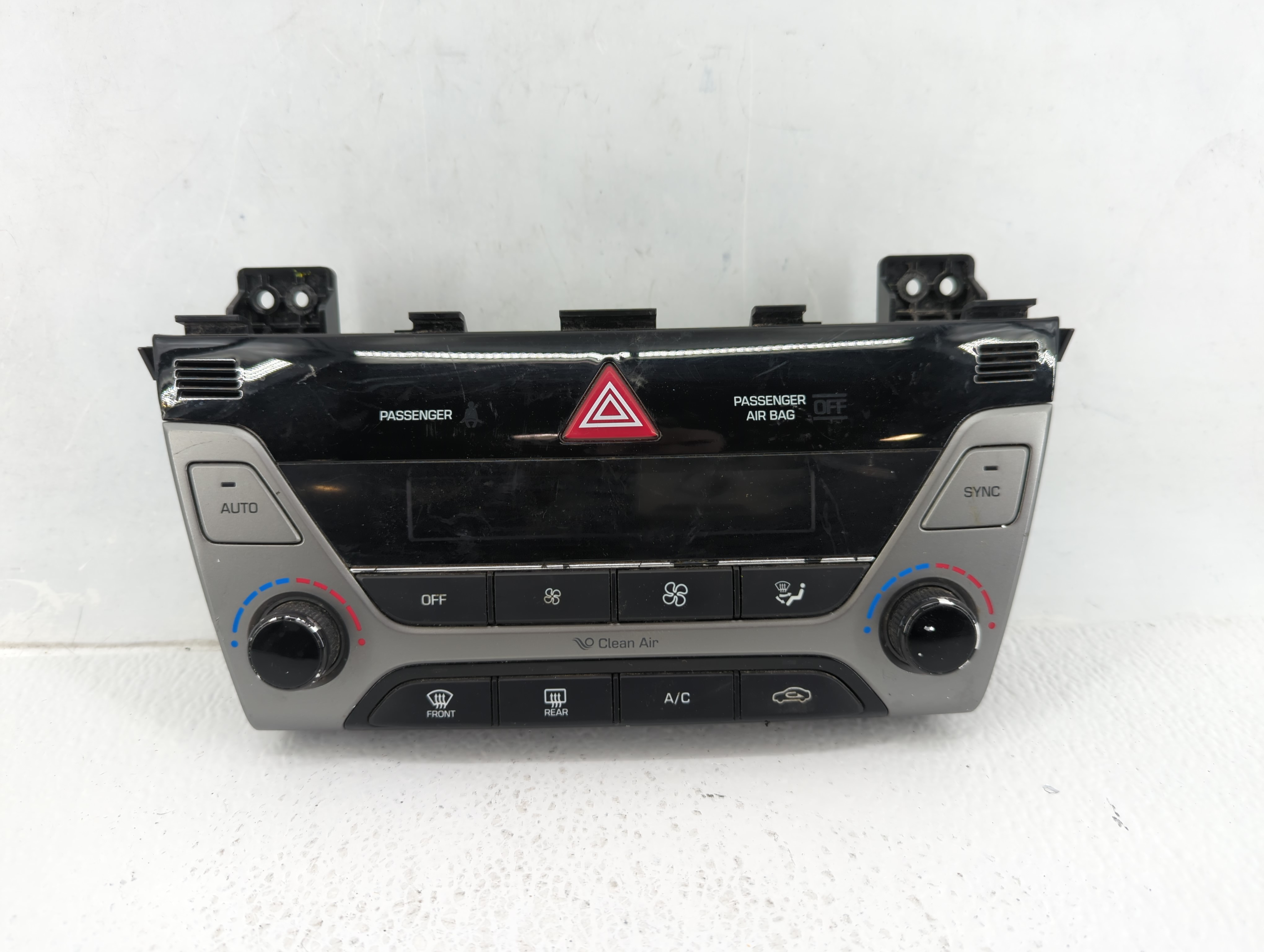 2017-2018 Hyundai Elantra Ac Heater Climate Control Temperature Oem 586031 - Oemusedautoparts1.com