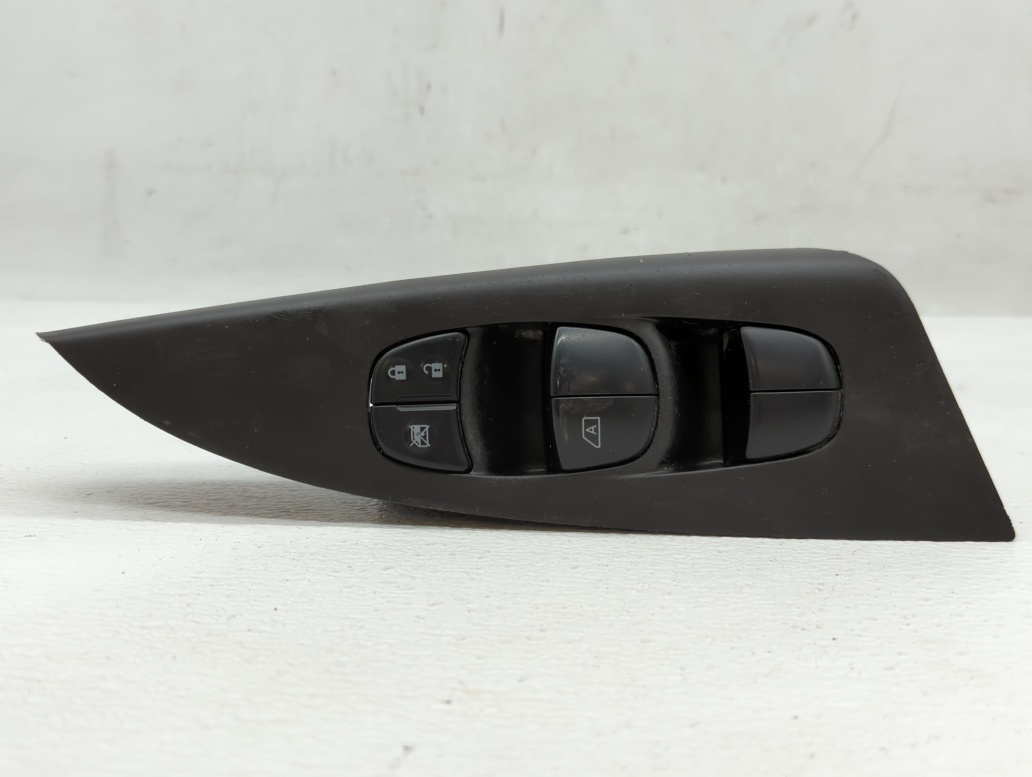 2013-2019 Nissan Sentra Driver Left Door Master Power Window Switch 587299 - Oemusedautoparts1.com