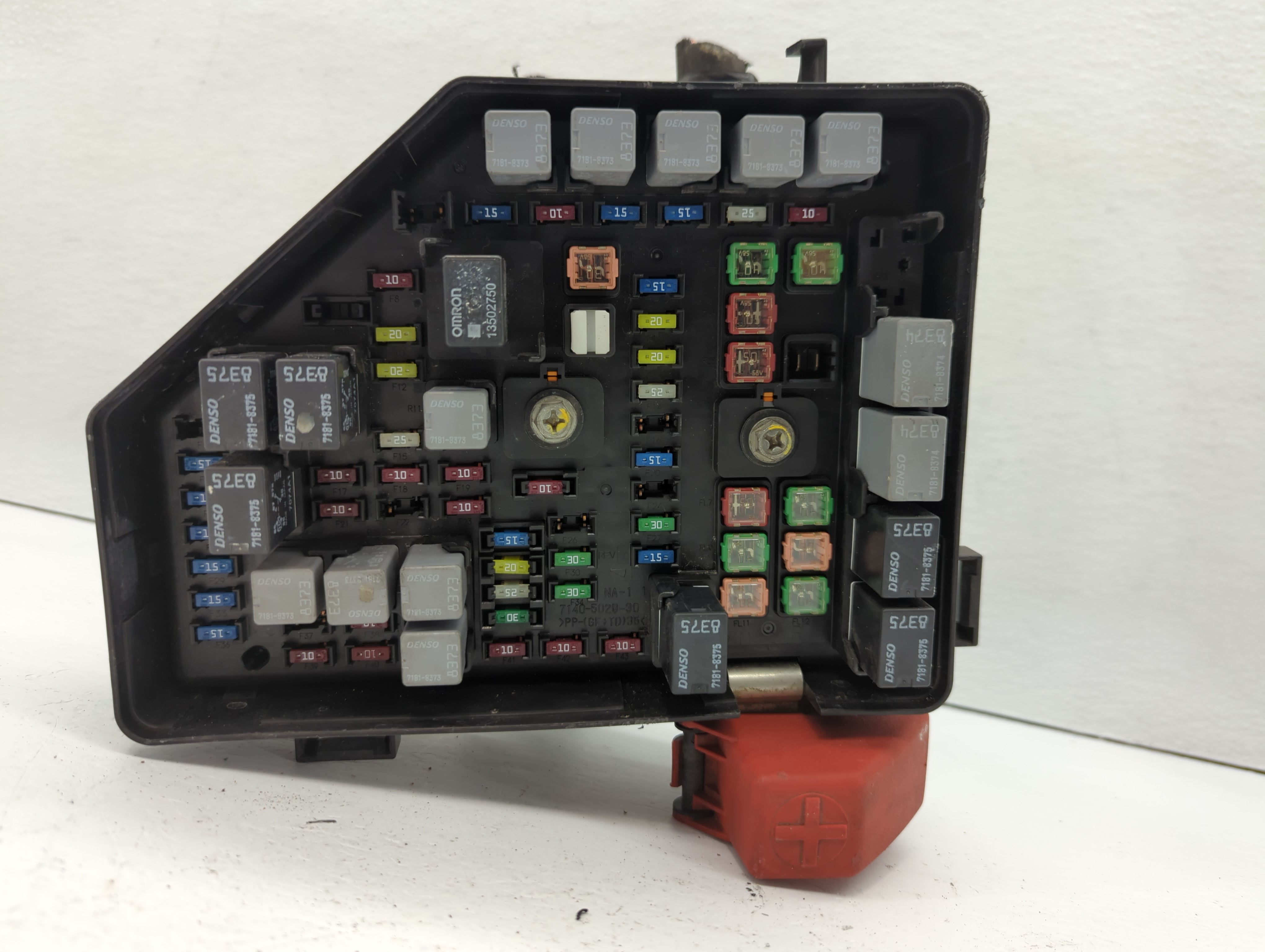 Saturn Outlook Fusebox Fuse Box Relay Module 25784721 588106 - Oemusedautoparts1.com