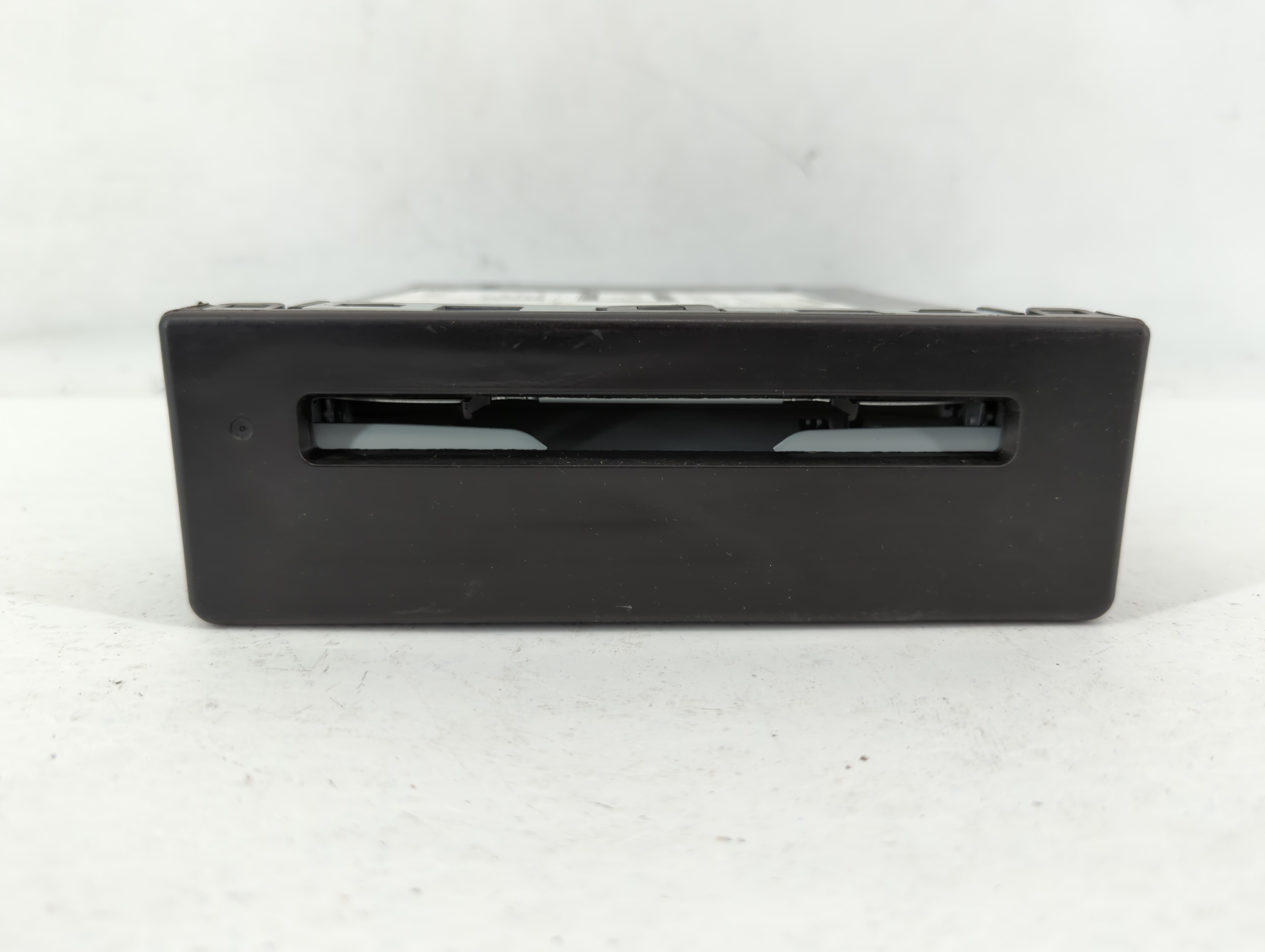 2015-2019 Chevrolet Silverado 1500 Am Fm Cd Player Radio Receiver 588527 - Oemusedautoparts1.com