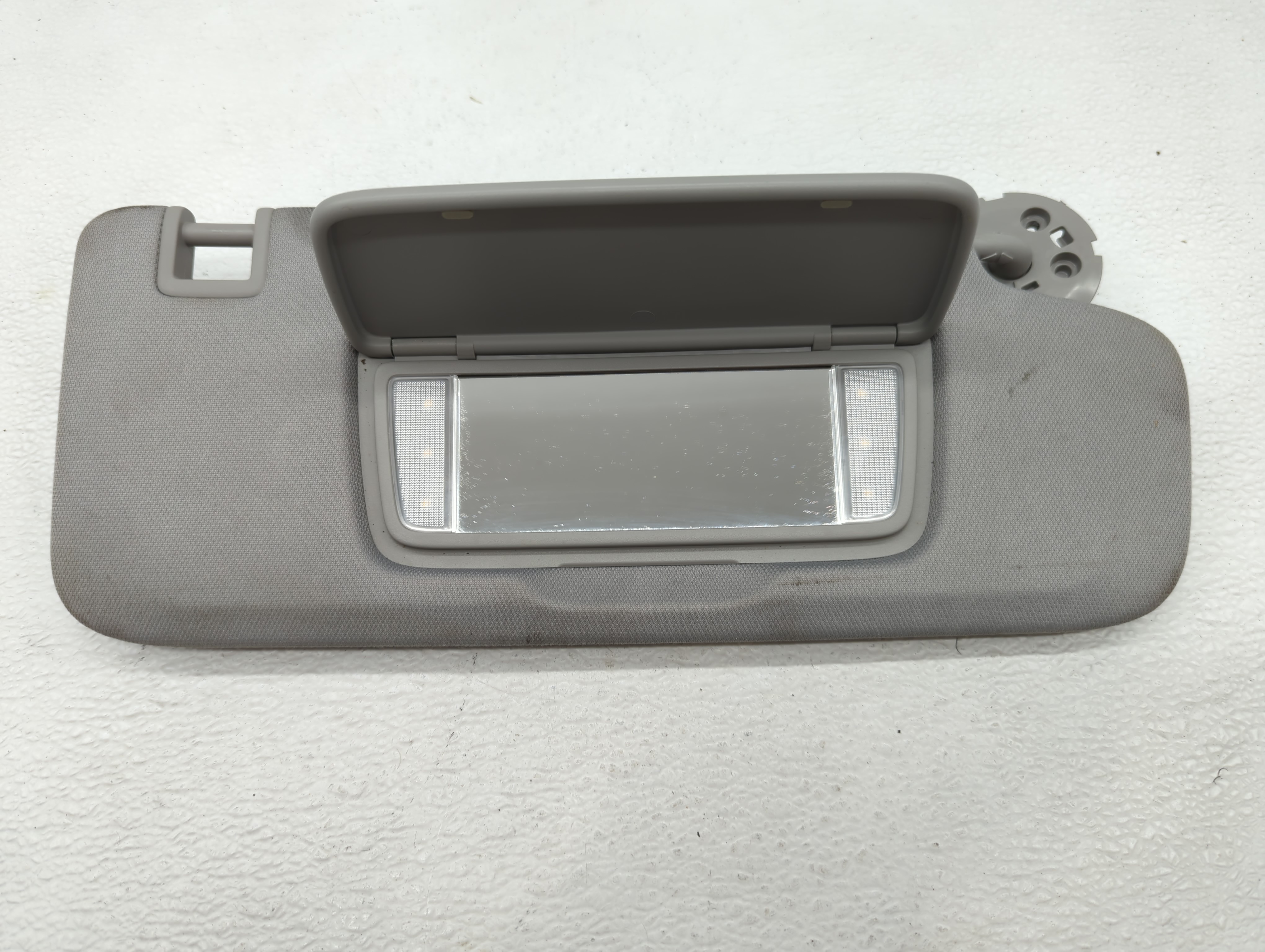 2018 Gmc Terrain Passenger Sun Visor Mirror Right Sunvisor Dark Gray 589909 - Oemusedautoparts1.com