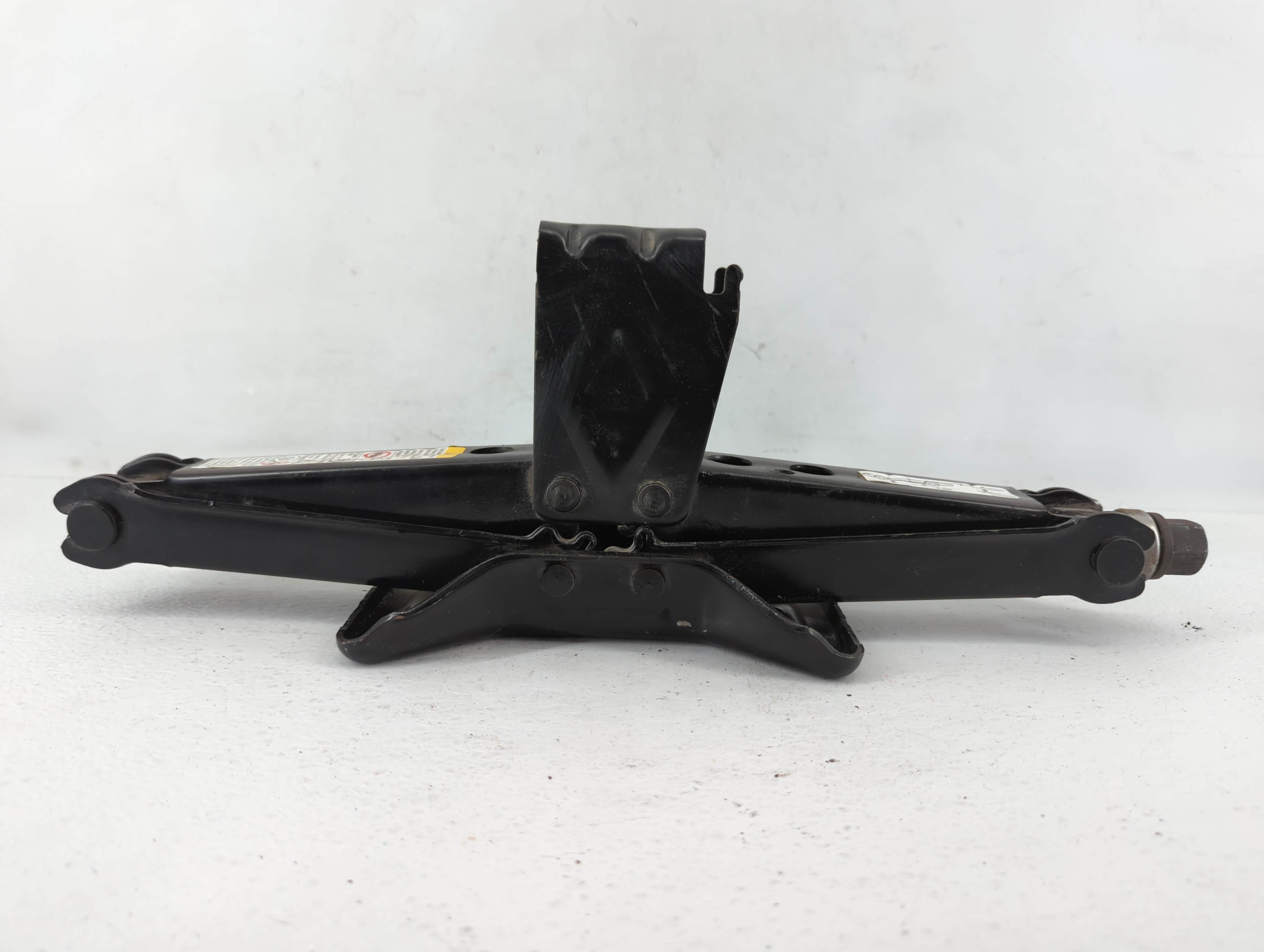 Picture of 2013 Gmc Acadia Spare Scissor Car Jack 590358