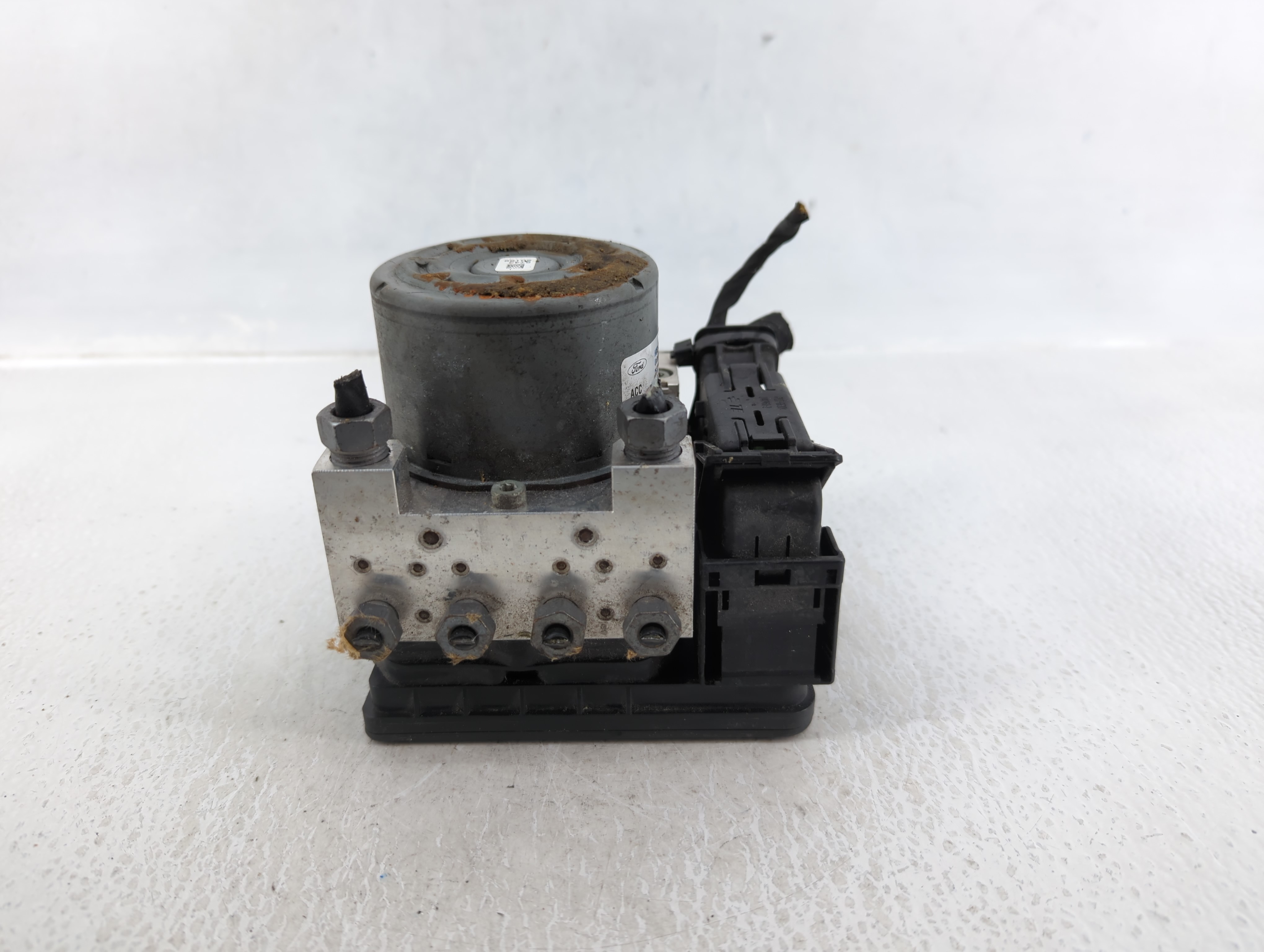 2019 Ford Explorer Abs Pump Control Module 590730 - Oemusedautoparts1.com