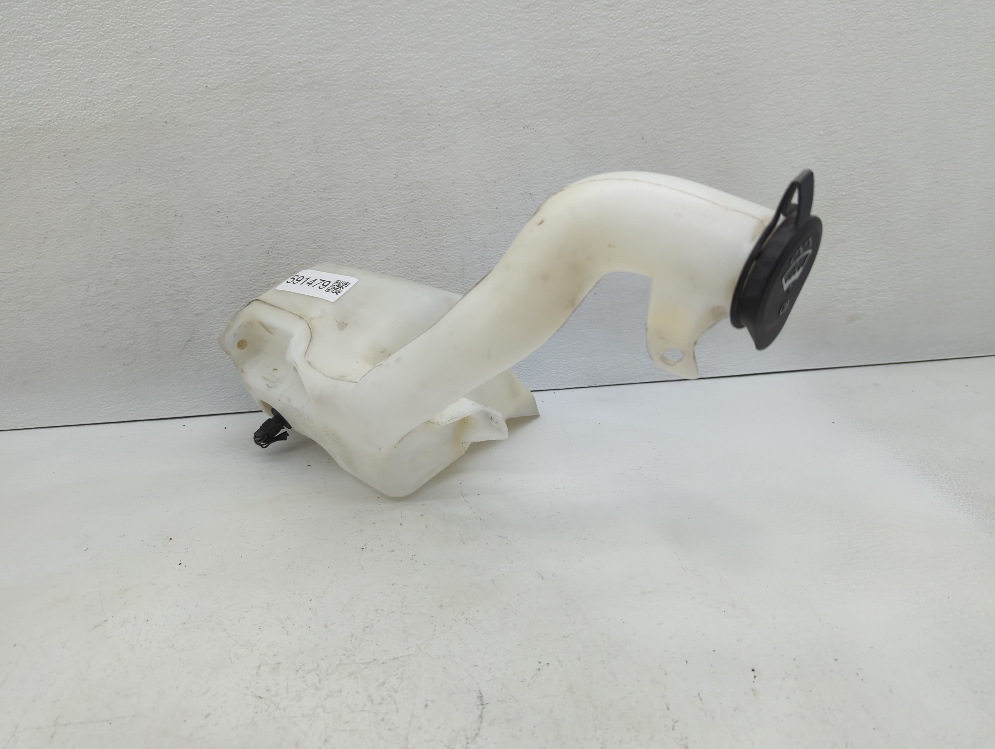 Picture of 2006-2016 Chevrolet Impala Windshield Washer Fluid Reservoir Bottle Oem 591479