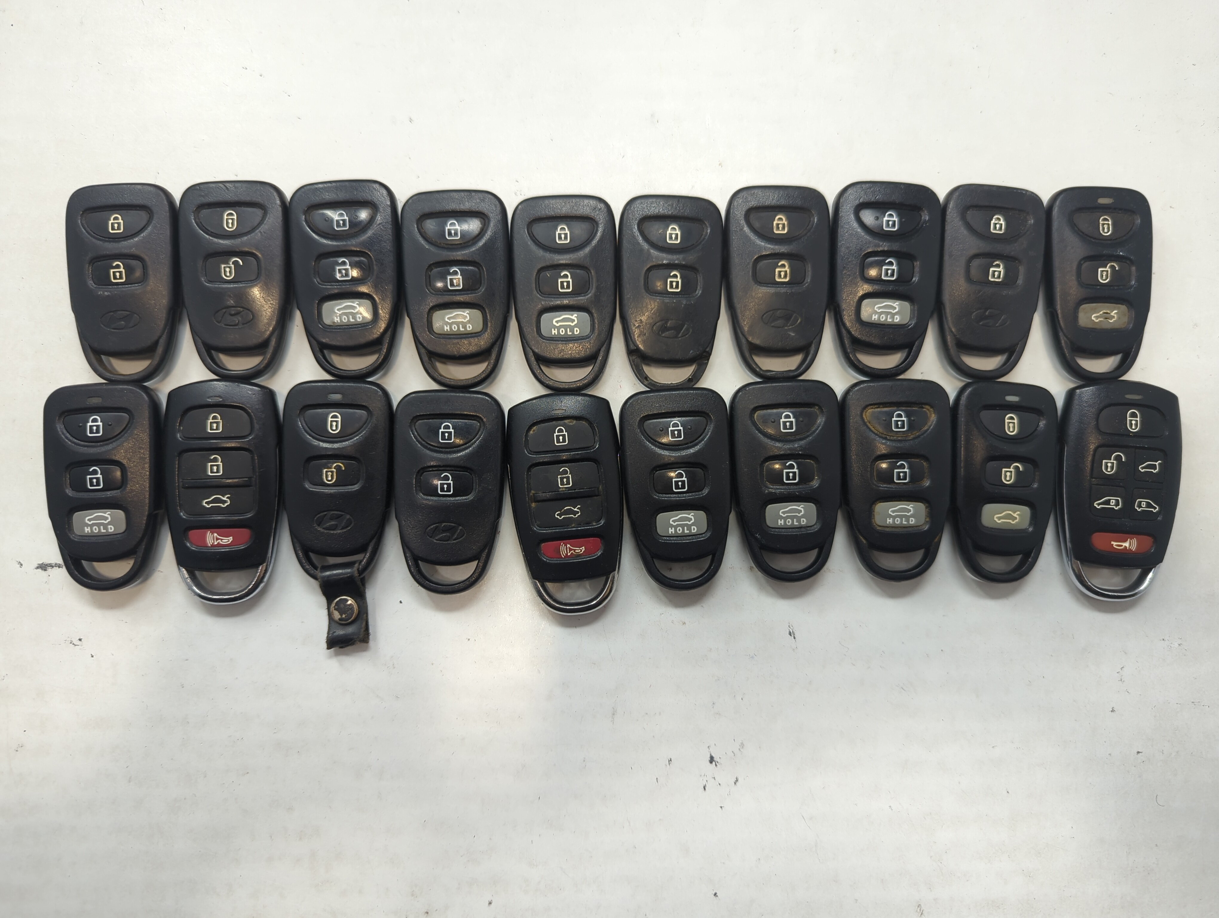 Lot of 20 Hyundai Keyless Entry Remote Fob MIXED FCC IDS MIXED PART 591495 - Oemusedautoparts1.com