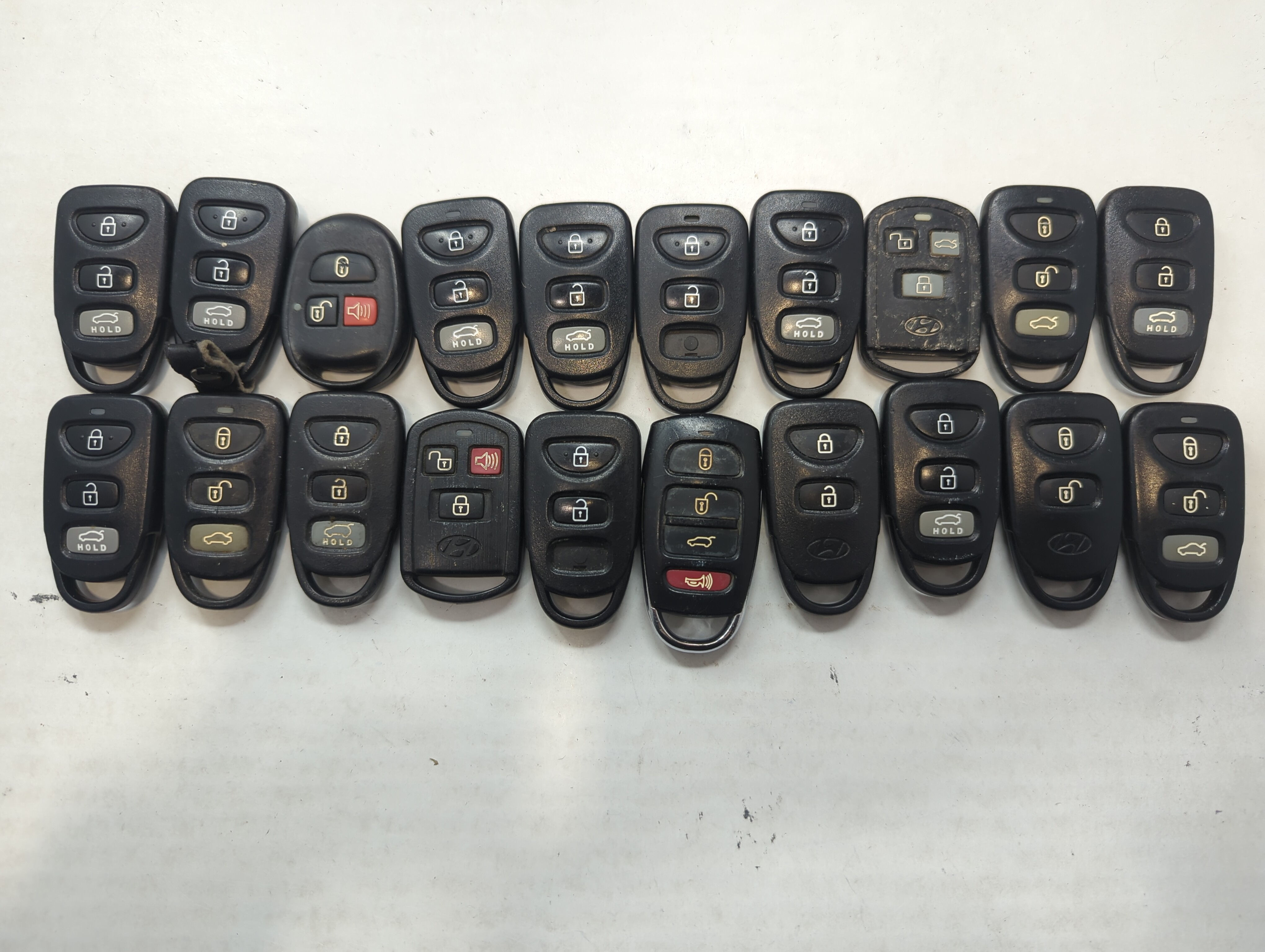 Lot of 20 Hyundai Keyless Entry Remote Fob MIXED FCC IDS MIXED PART 591497 - Oemusedautoparts1.com