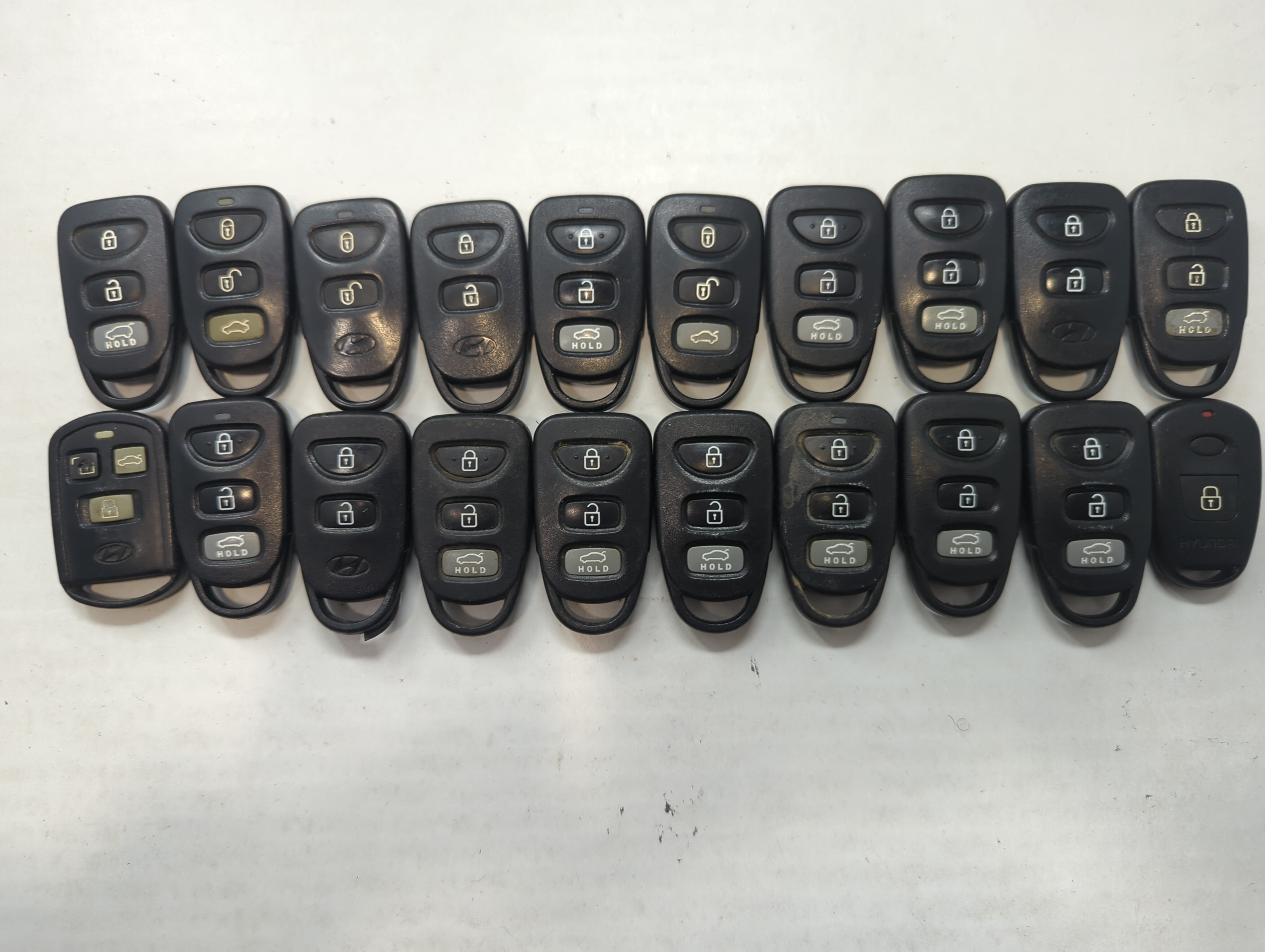 Lot of 20 Hyundai Keyless Entry Remote Fob MIXED FCC IDS MIXED PART 591500 - Oemusedautoparts1.com
