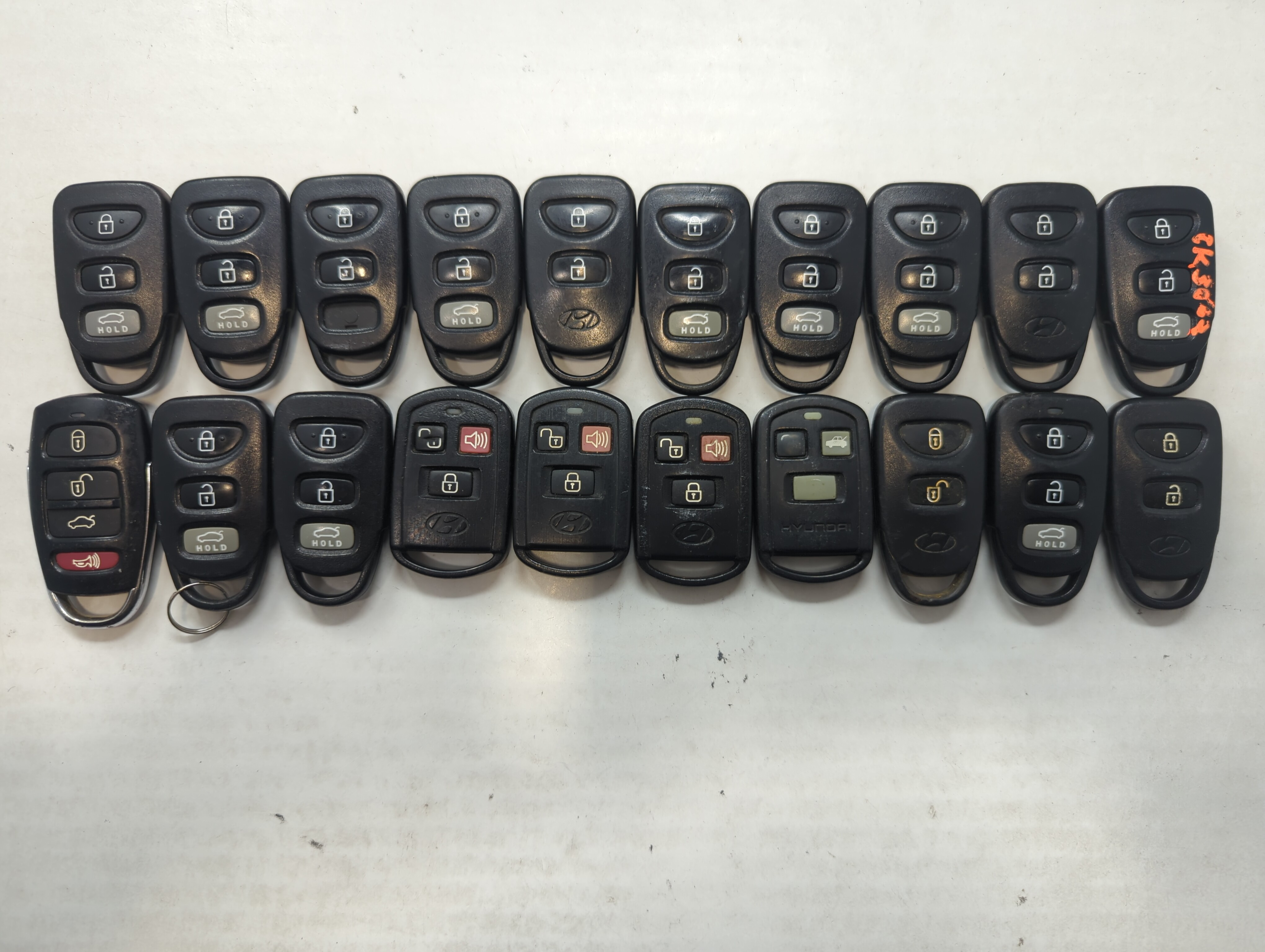 Lot of 20 Hyundai Keyless Entry Remote Fob MIXED FCC IDS MIXED PART 591696 - Oemusedautoparts1.com