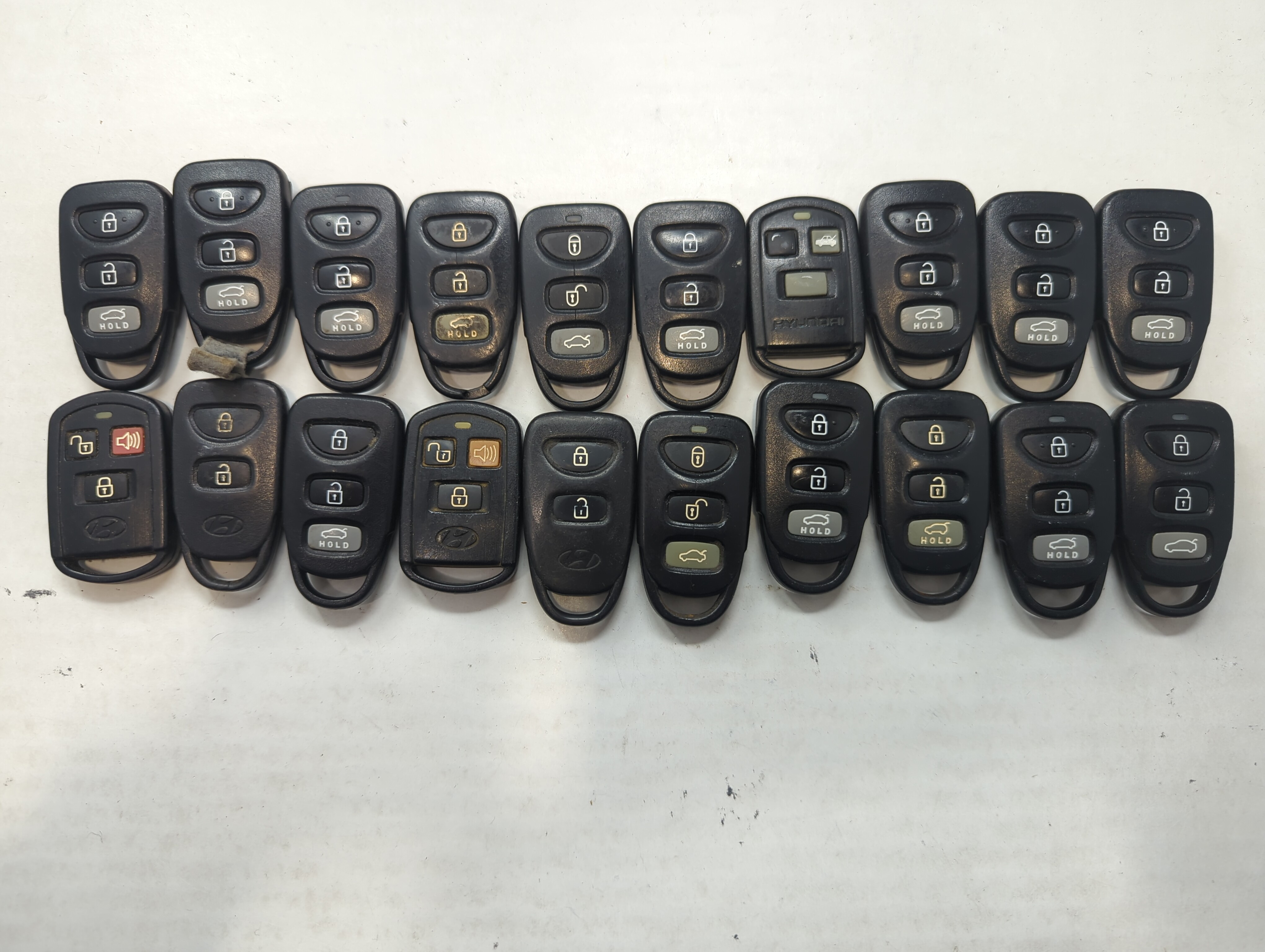 Lot of 20 Hyundai Keyless Entry Remote Fob MIXED FCC IDS MIXED PART 591698 - Oemusedautoparts1.com