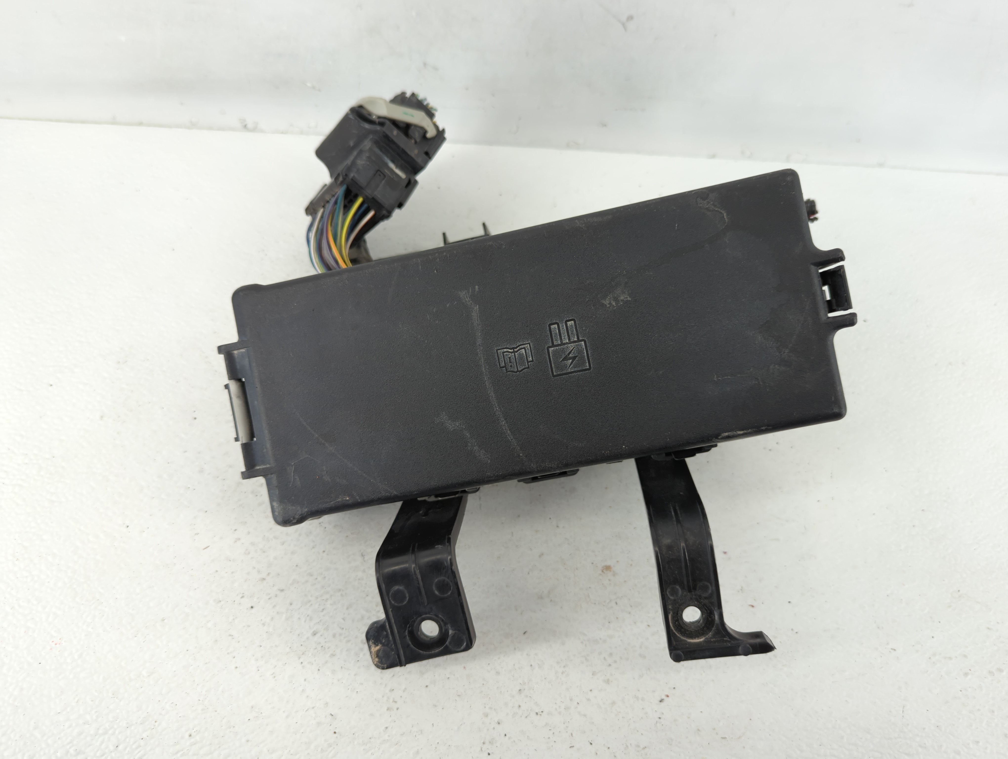2010-2012 Ford Fusion Fusebox Fuse Box Relay Module Be5t-14290-e 591764 - Oemusedautoparts1.com