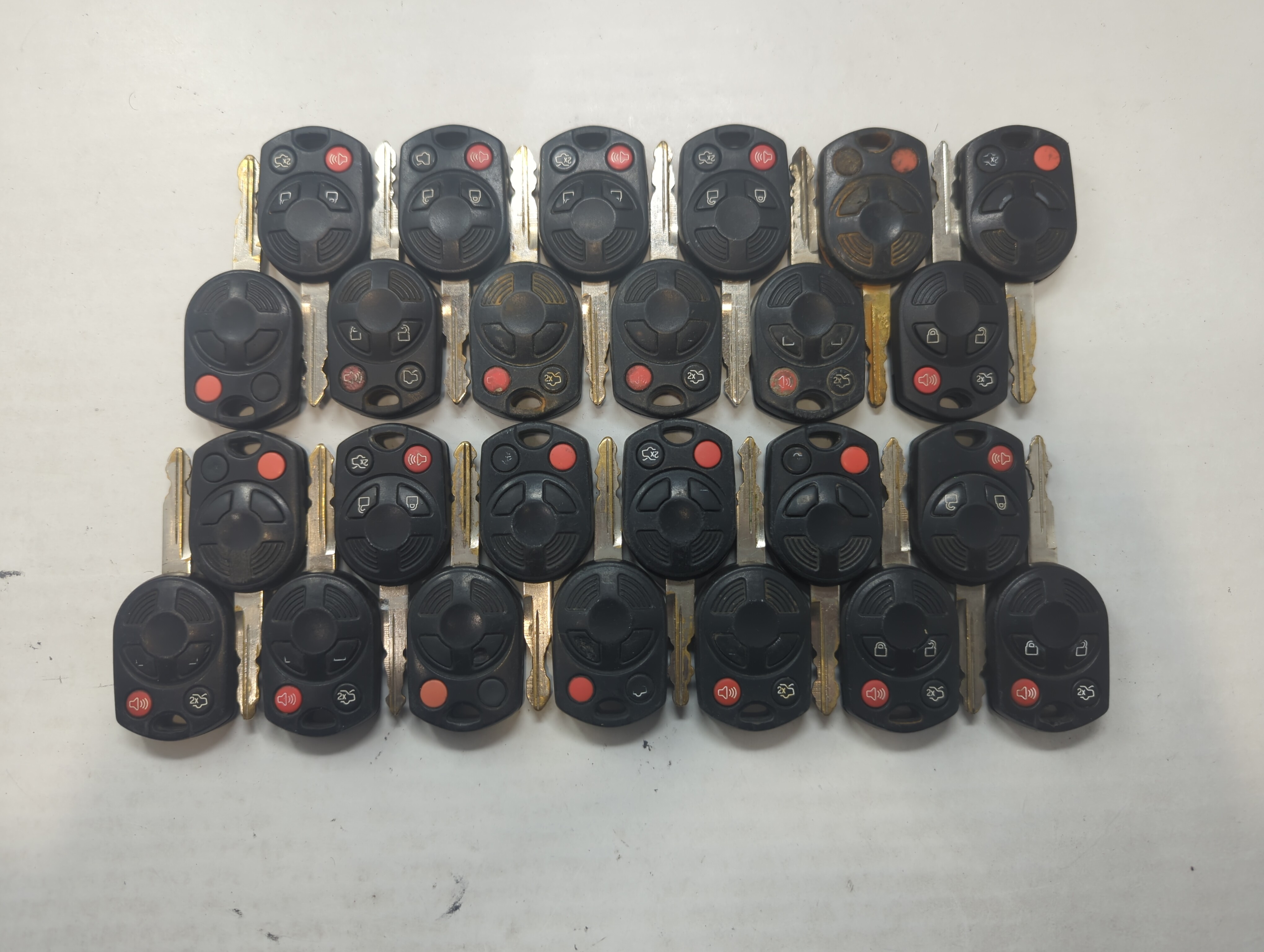 Lot of 25 Ford Keyless Entry Remote Fob MIXED FCC IDS MIXED PART NUMBERS 592025 - Oemusedautoparts1.com