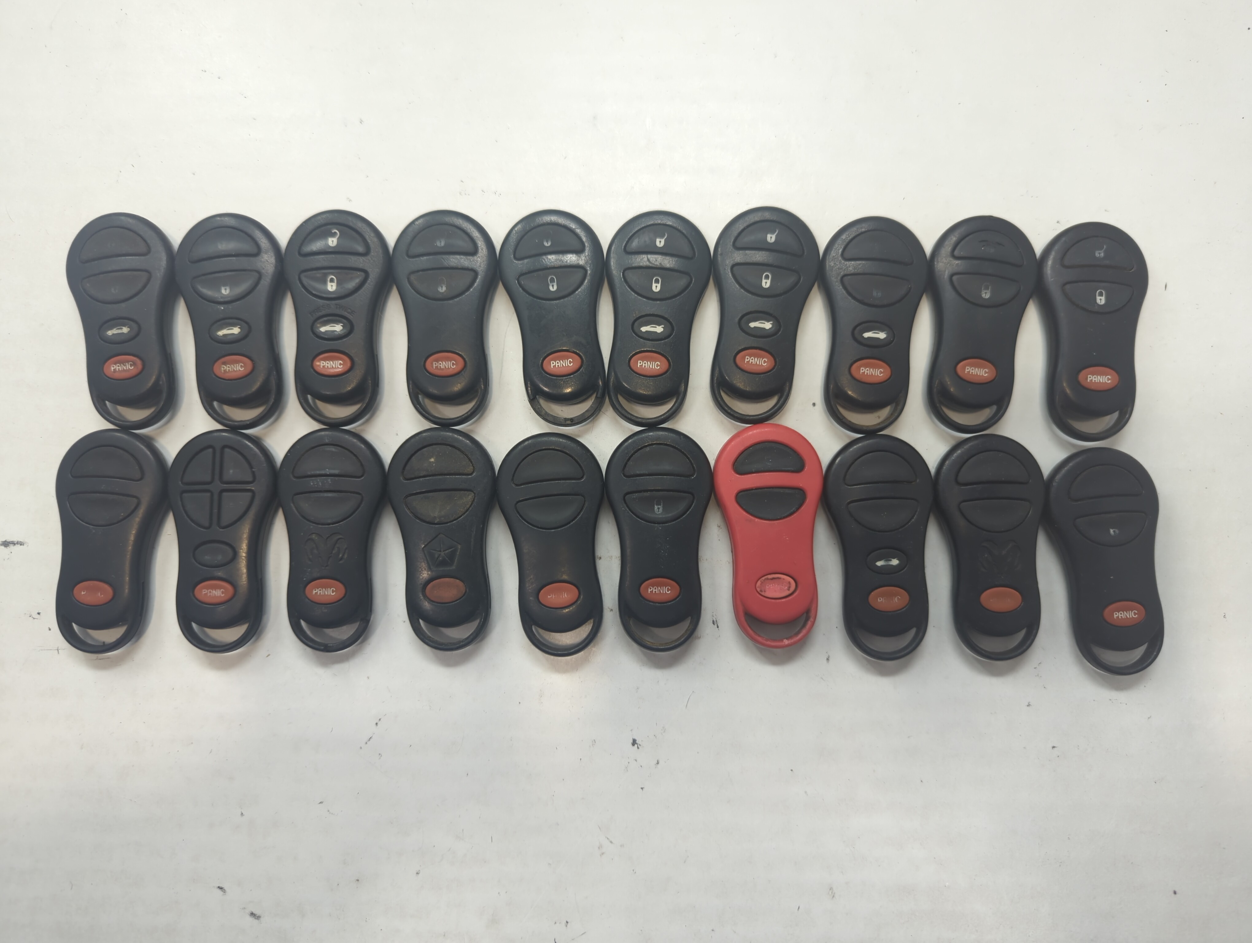 Lot of 20 Dodge Keyless Entry Remote Fob MIXED FCC IDS MIXED PART NUMBERS 592108 - Oemusedautoparts1.com