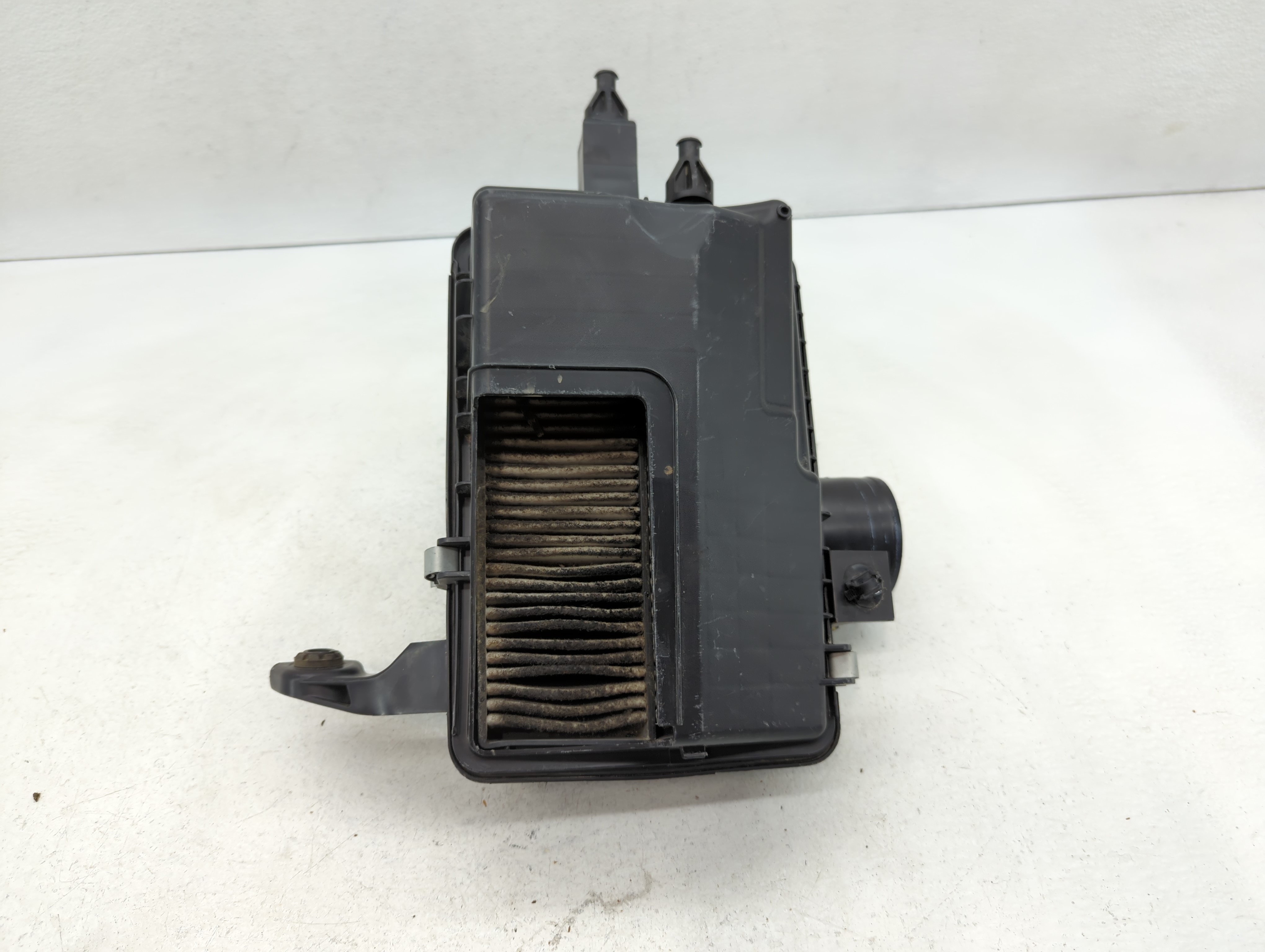 Picture of 2017-2022 Nissan Rogue Sport Air Cleaner Intake-duct Hose Tube 592198
