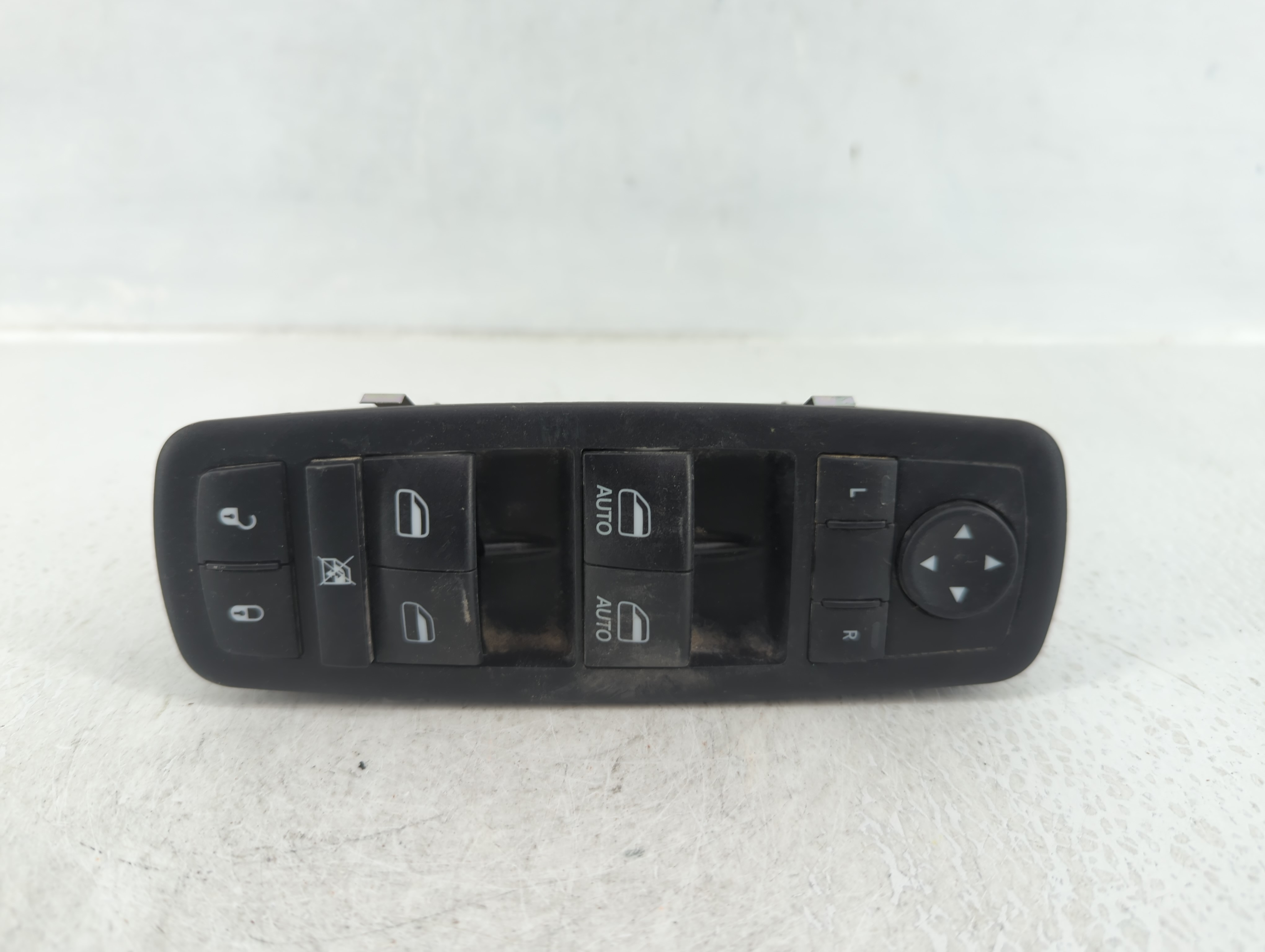 2015-2022 Jeep Grand Cherokee Driver Left Door Master Power Window Switch 592521 - Oemusedautoparts1.com