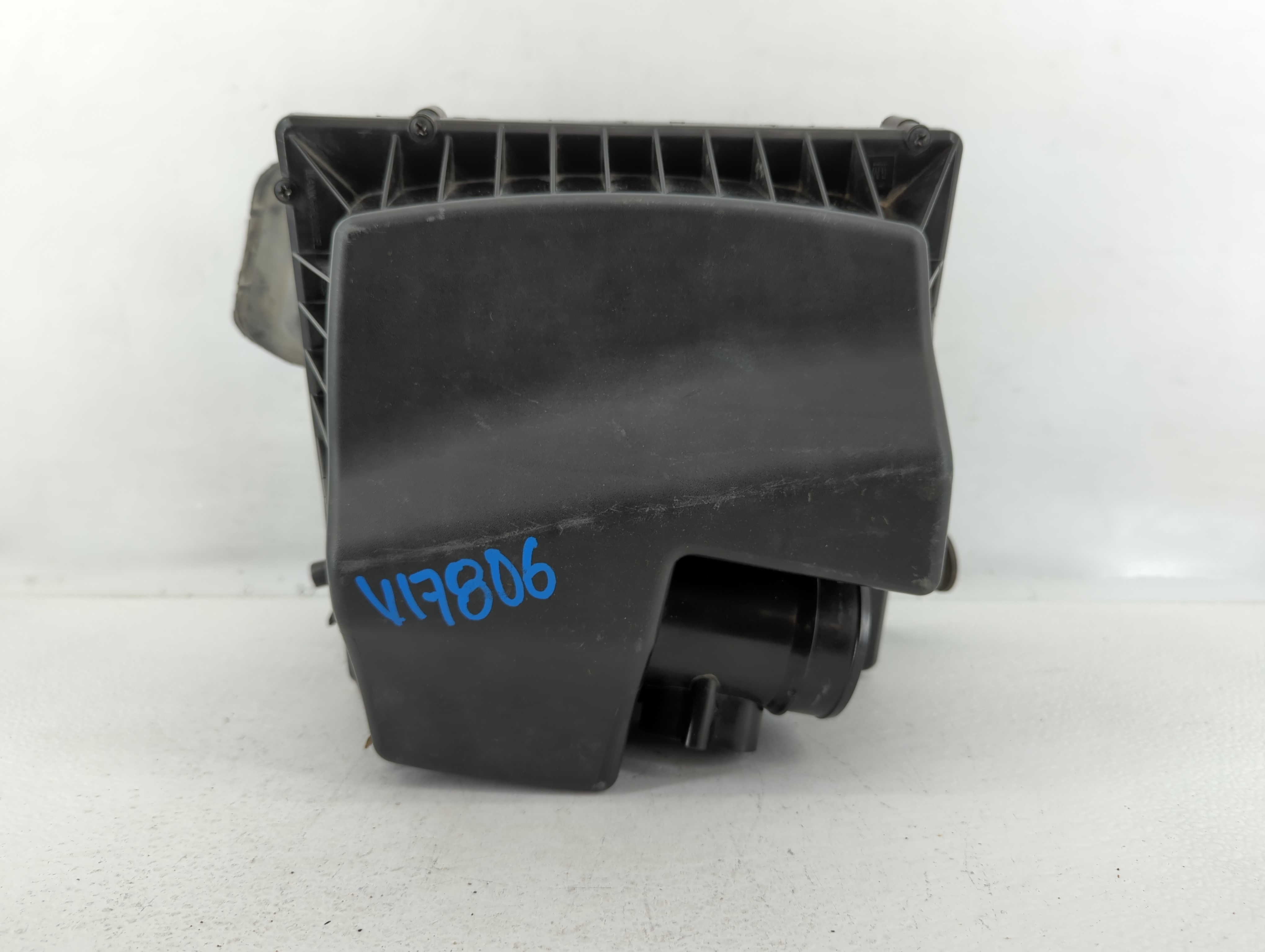 Picture of 2012-2014 Chevrolet Cruze Air Cleaner Intake-duct Hose Tube 592572