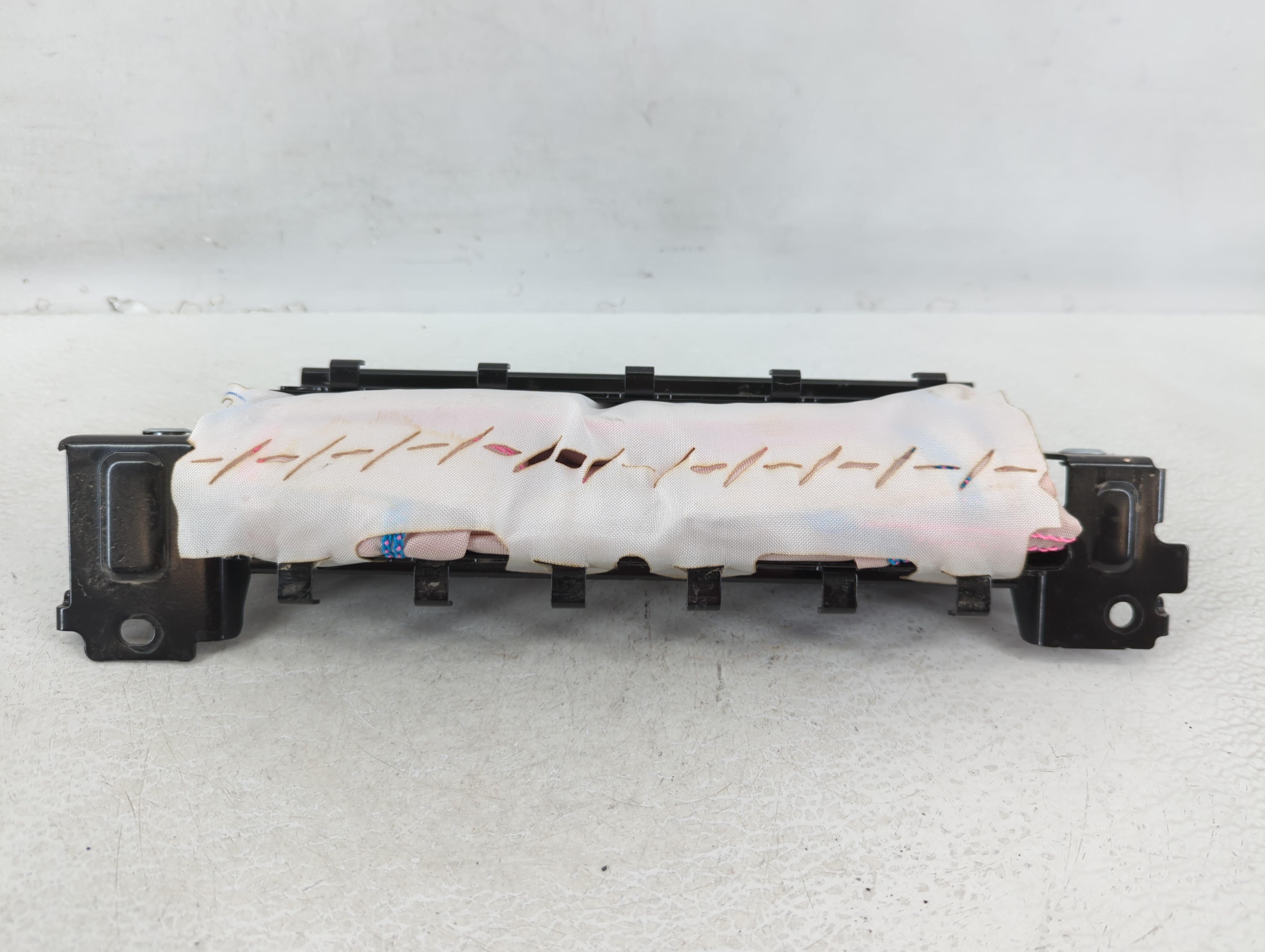 Picture of 2020-2022 Nissan Sentra Air Bag Passenger Right Knee Oem 592762