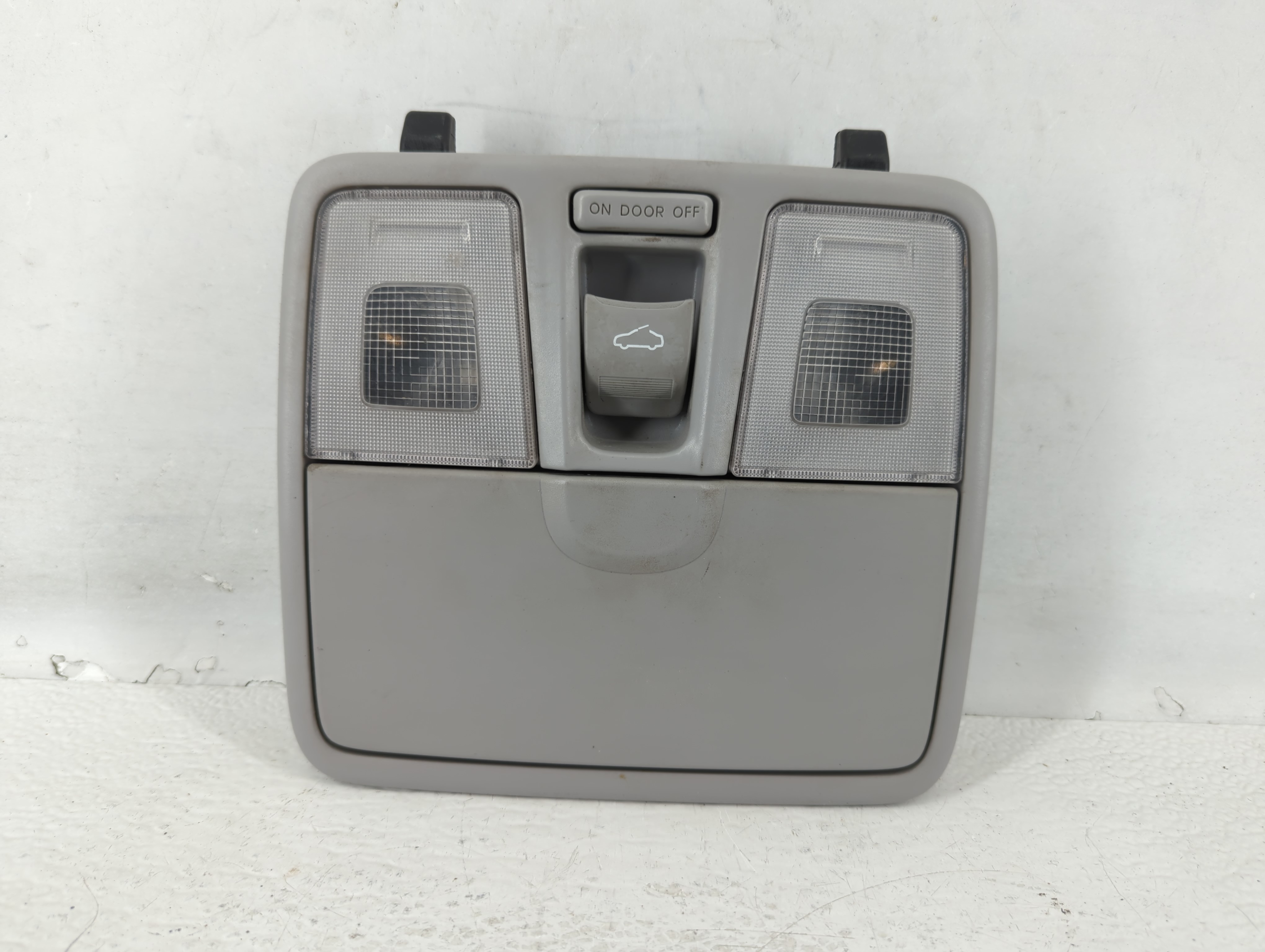 Picture of 2012-2017 Hyundai Accent Overhead Roof Console Interior Dome Light 592912