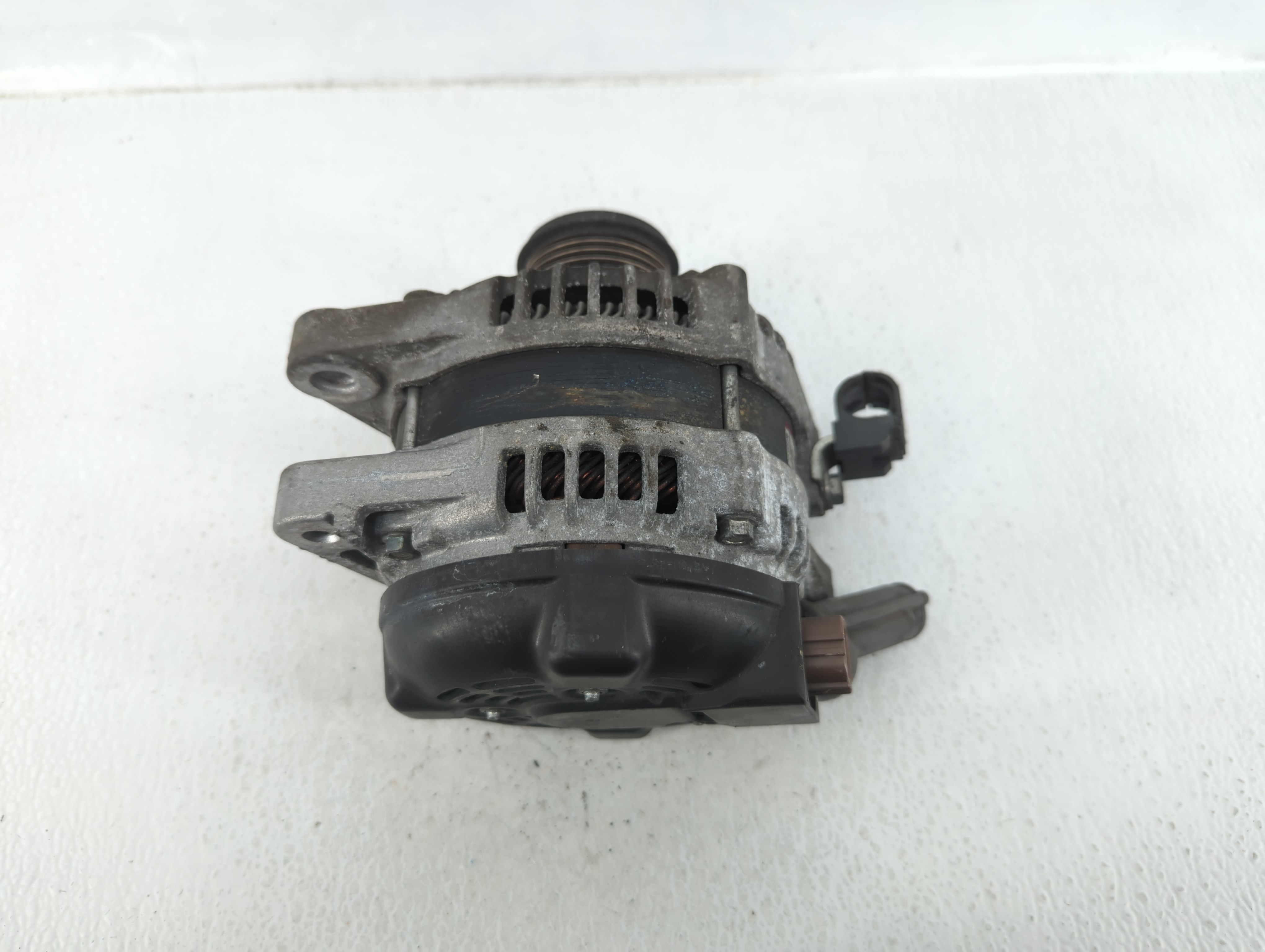 Picture of Lexus Rx350 Alternator Generator Charging Assembly Engine Oem 593689