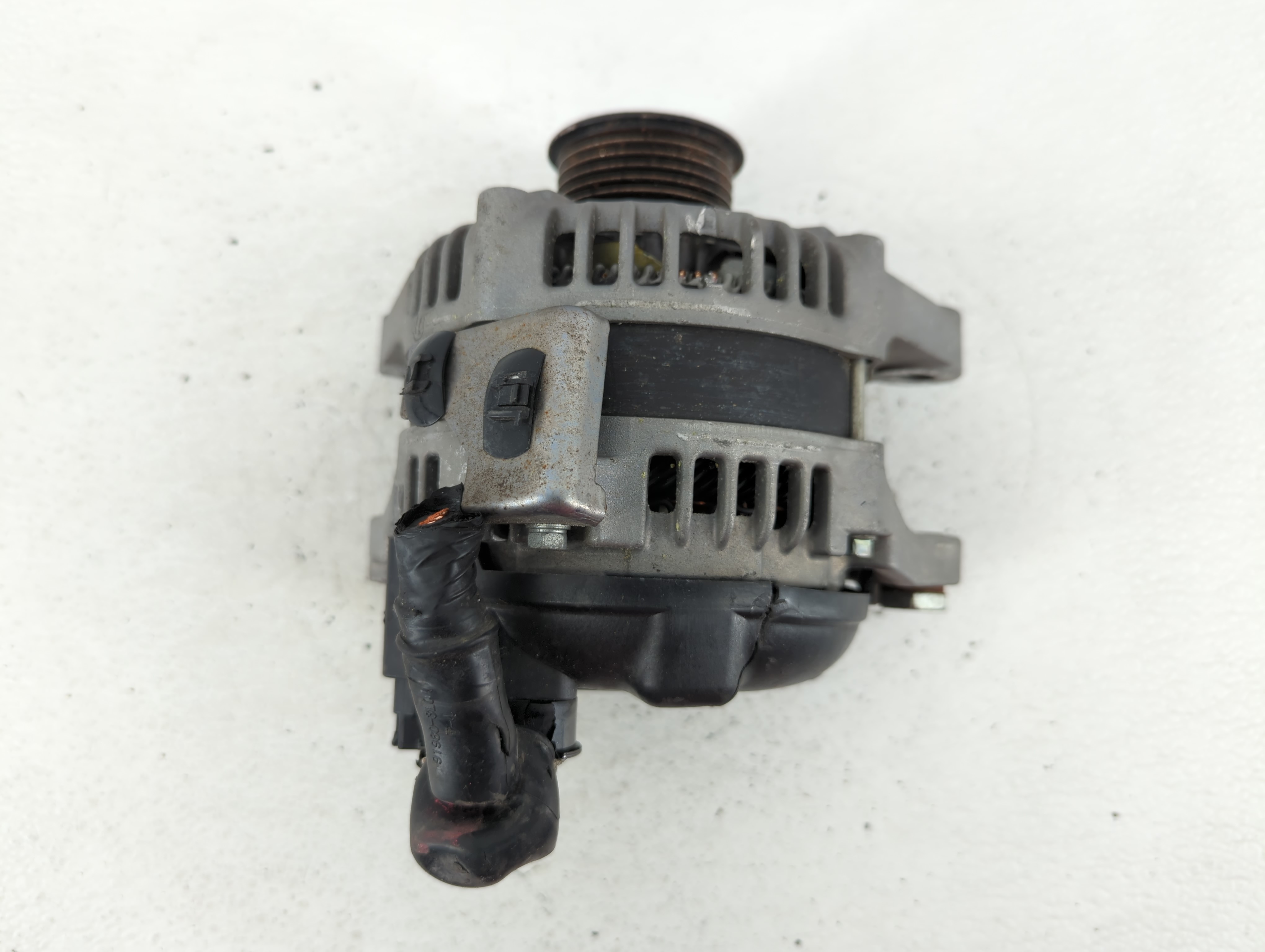 2015 Hyundai Genesis Alternator Generator Charging Assembly Engine Oem 594363 - Oemusedautoparts1.com
