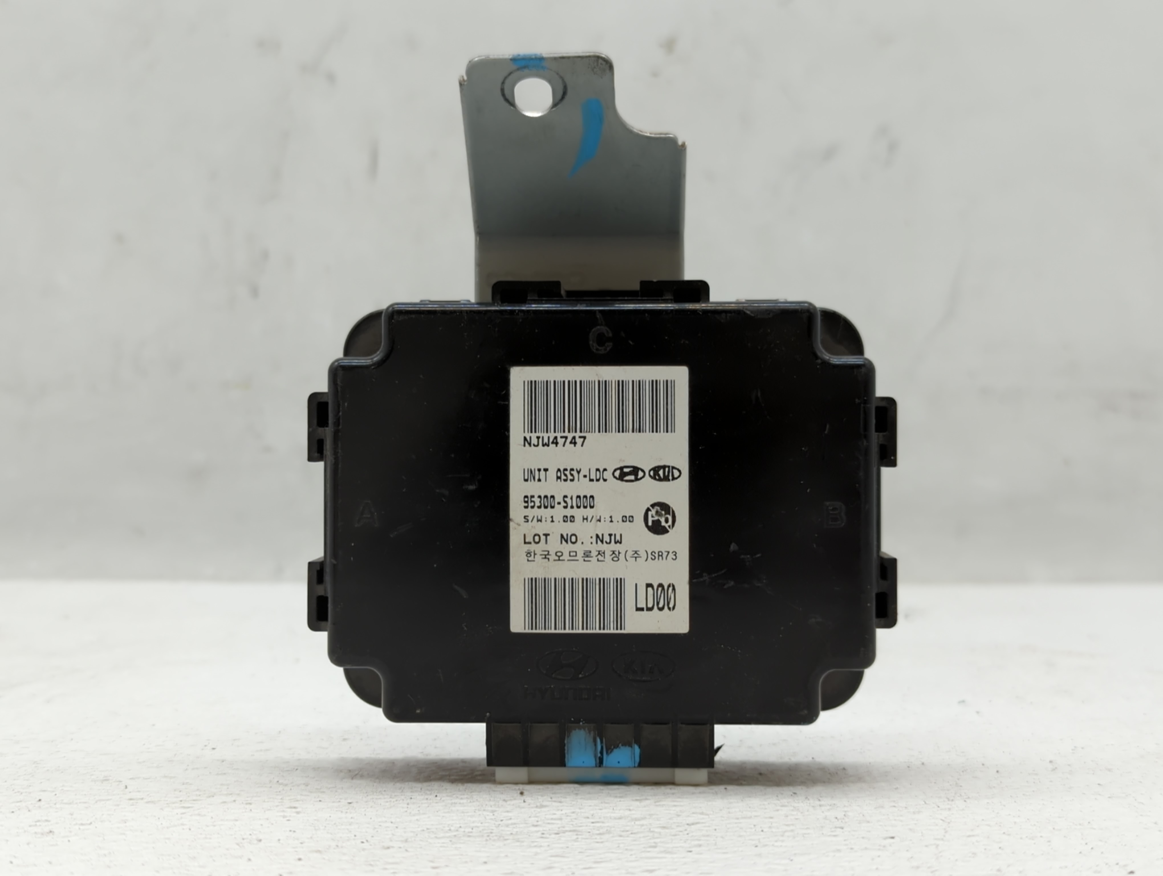 2019-2020 Hyundai Santa Fe Chassis Control Module Ccm Bcm Body Control 598519 - Oemusedautoparts1.com