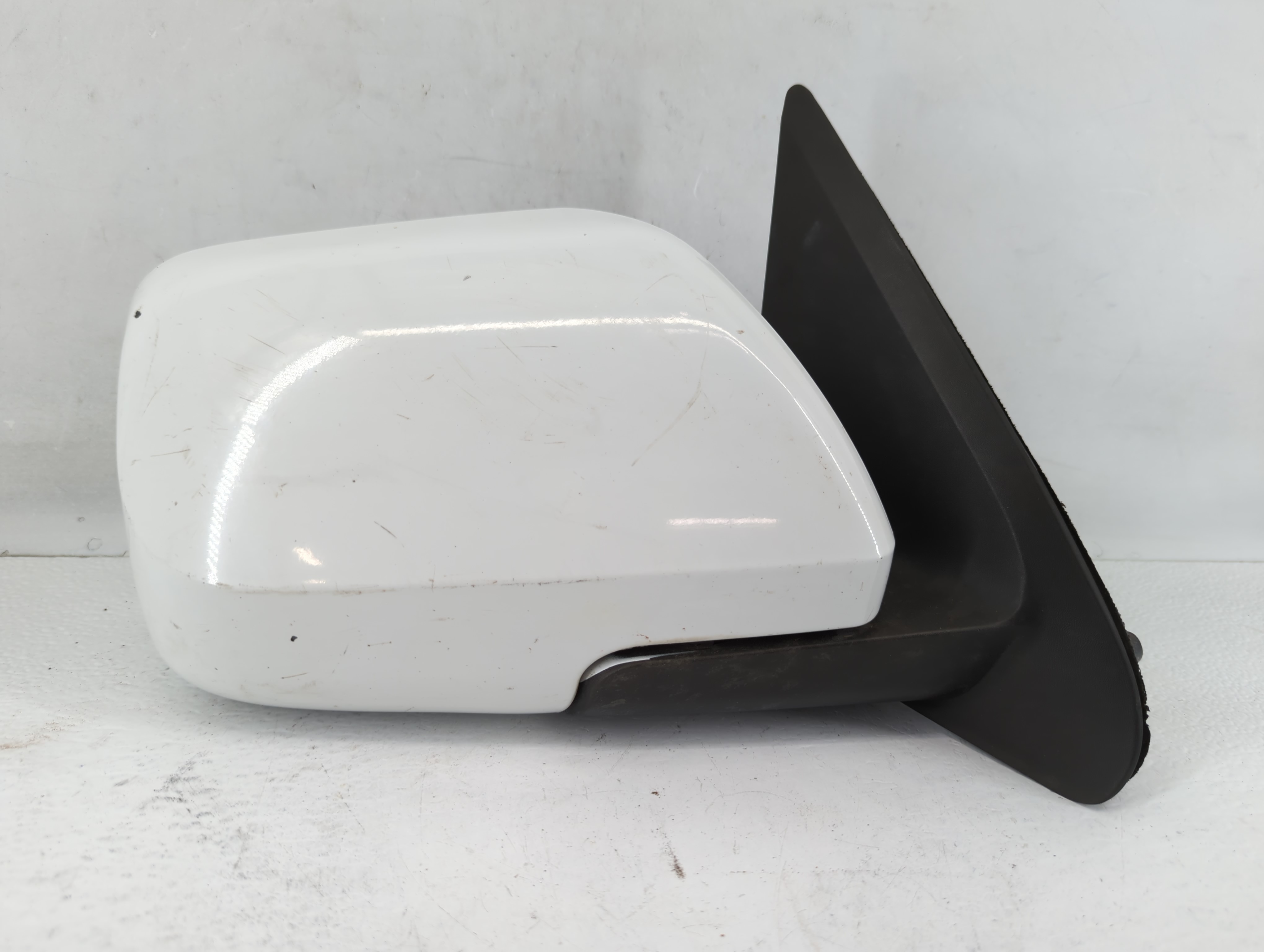 2008-2009 Ford Escape Passenger Right Side View Manual Door Mirror White 599718 - Oemusedautoparts1.com