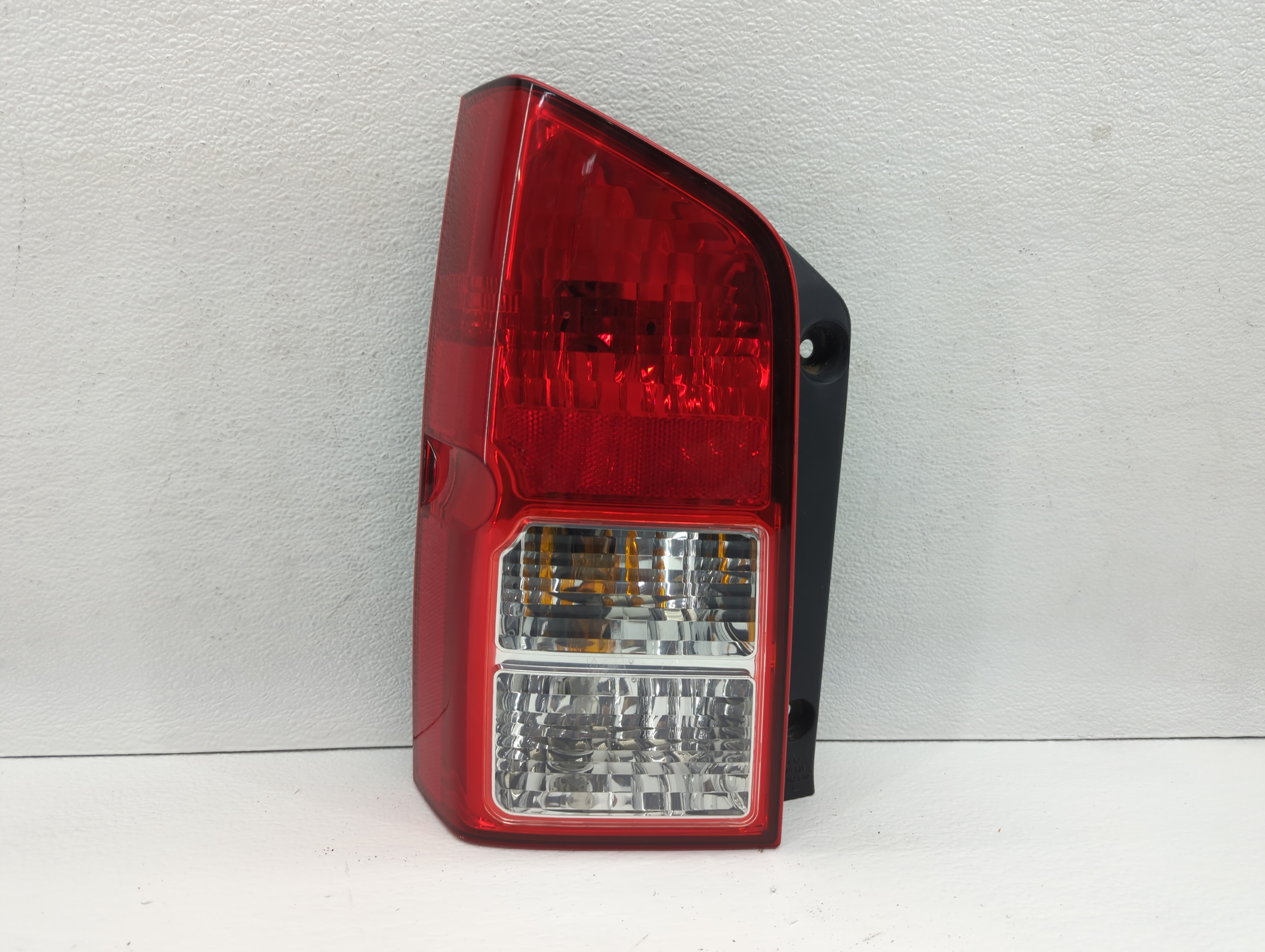 Picture of 2005-2012 Nissan Pathfinder Driver Left Side Tail Light Taillight Oem 600505