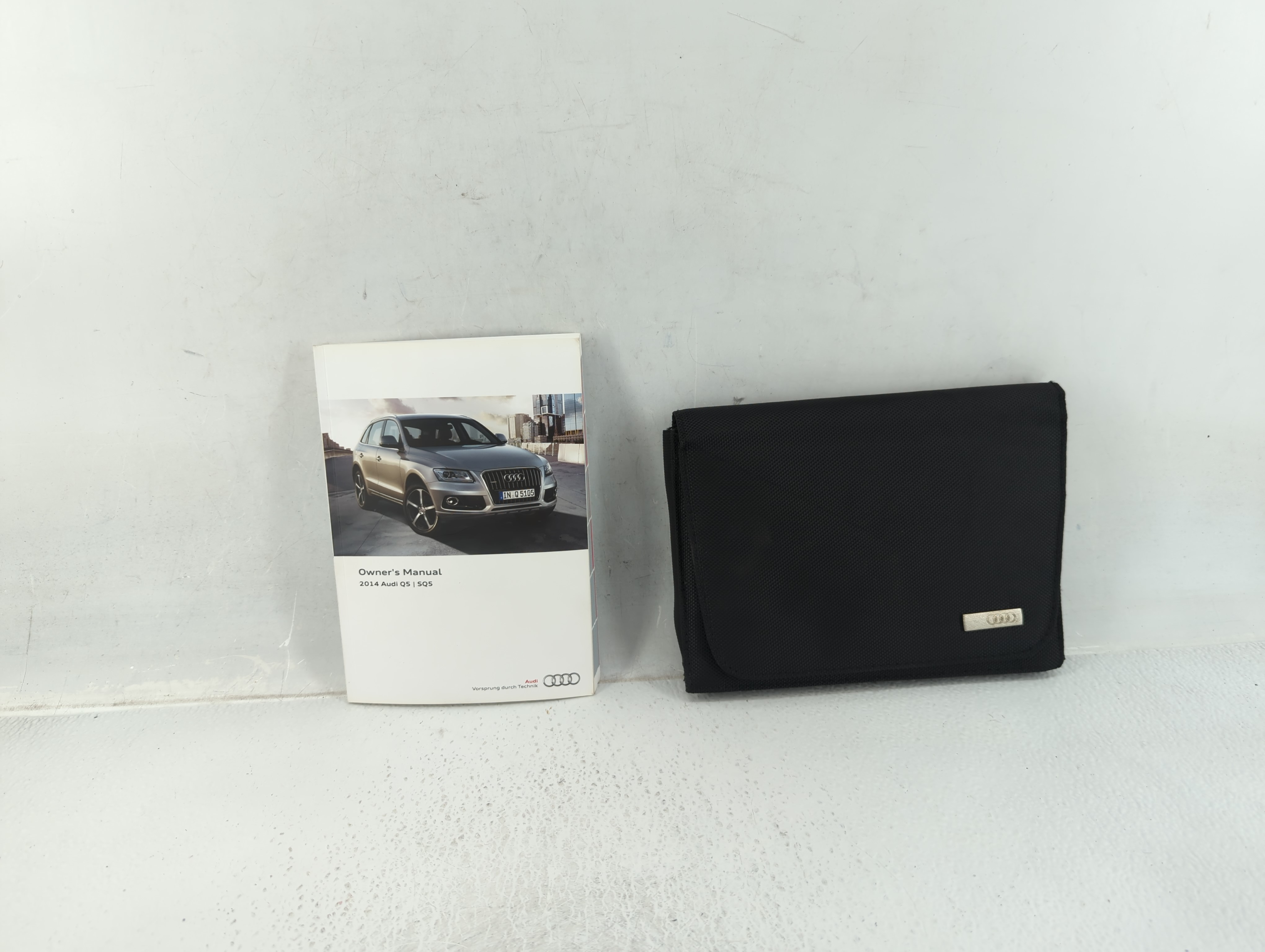 Picture of 2014 Audi Q5 Owners Manual Book Guide 603356
