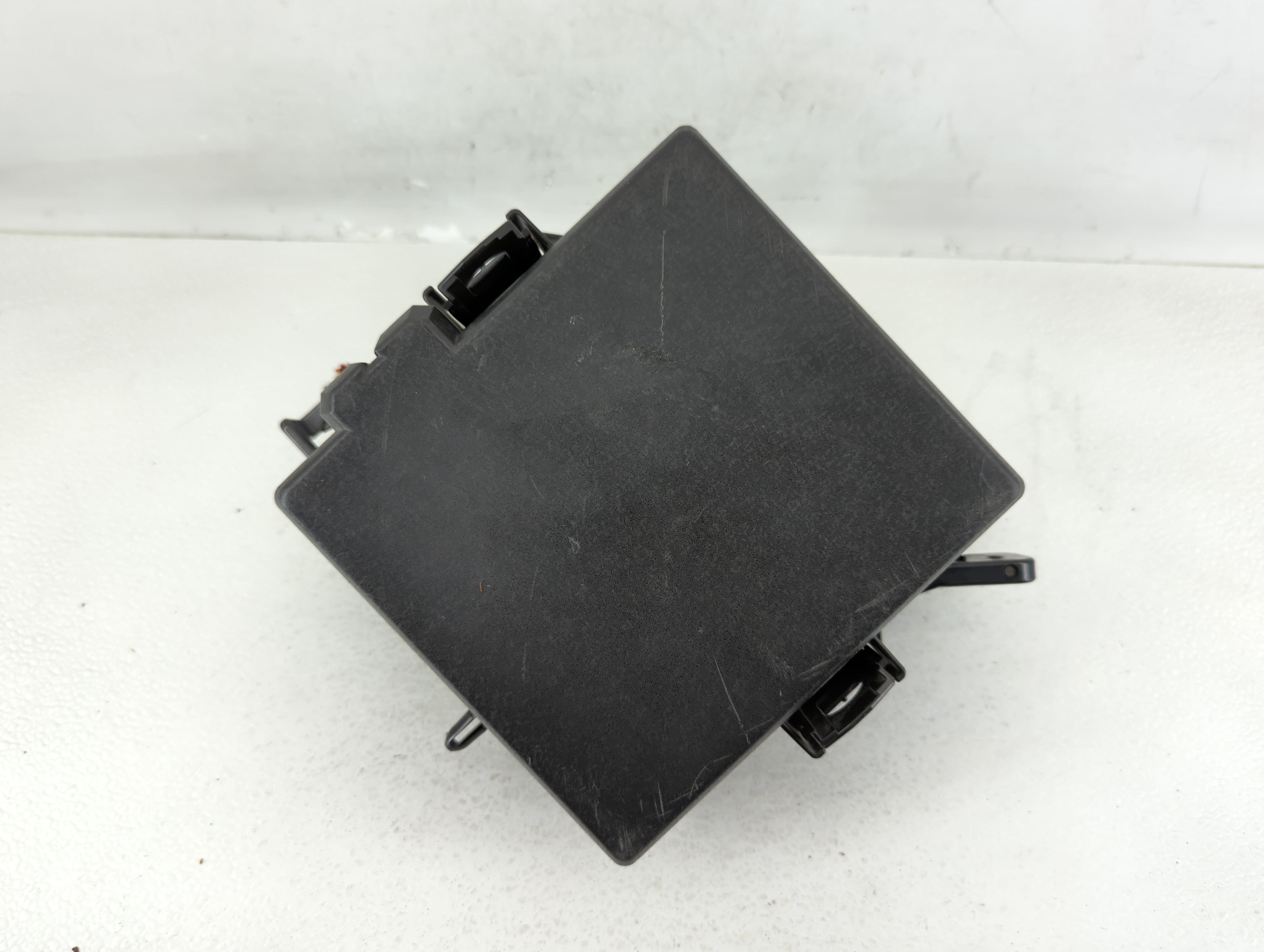 2017-2019 Kia Sportage Fusebox Fuse Box Relay Module 91941-d9520 604044 - Oemusedautoparts1.com