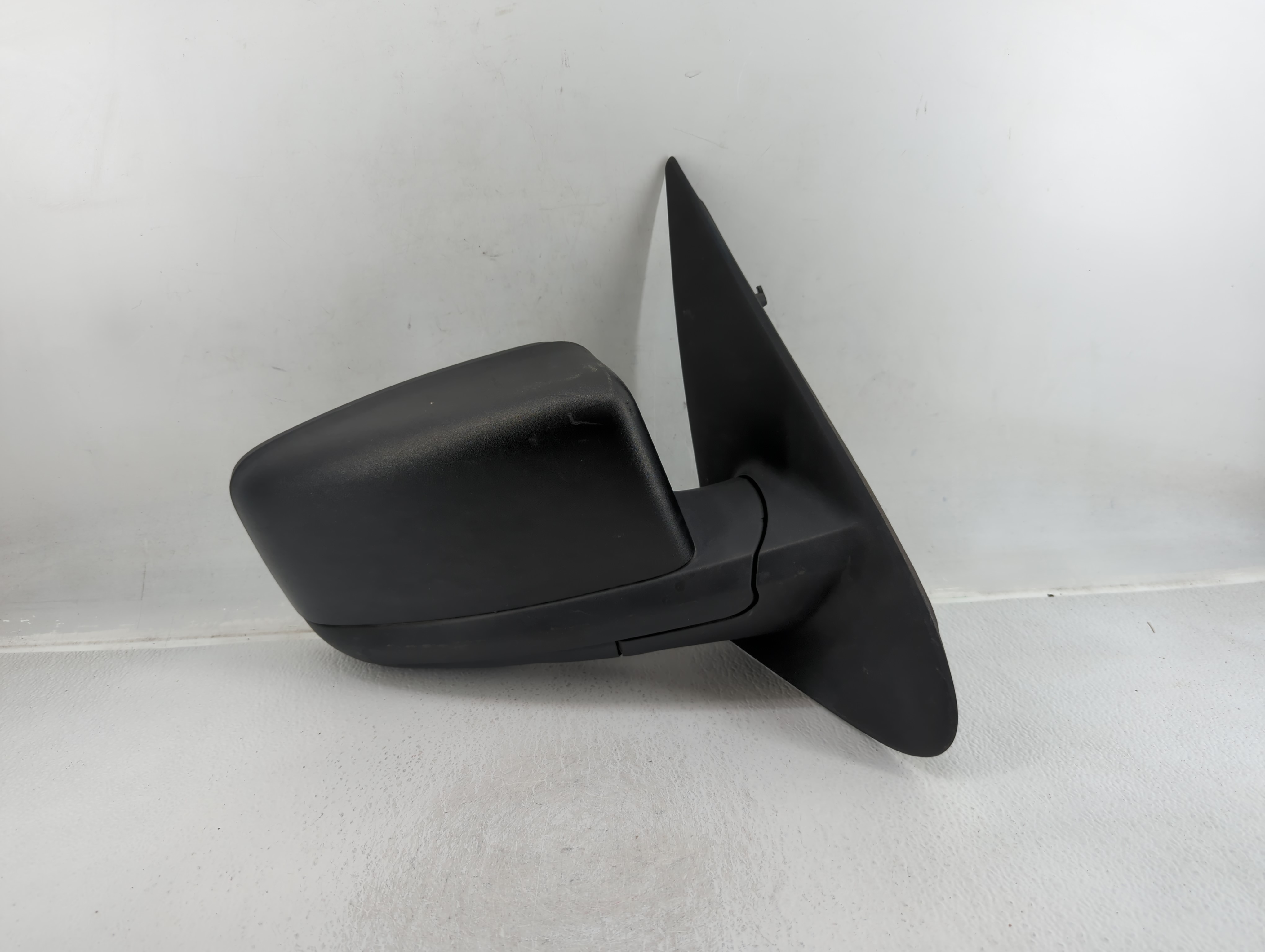 2004 Ford Expedition Passenger Right Side View Manual Door Mirror Black 604215 - Oemusedautoparts1.com