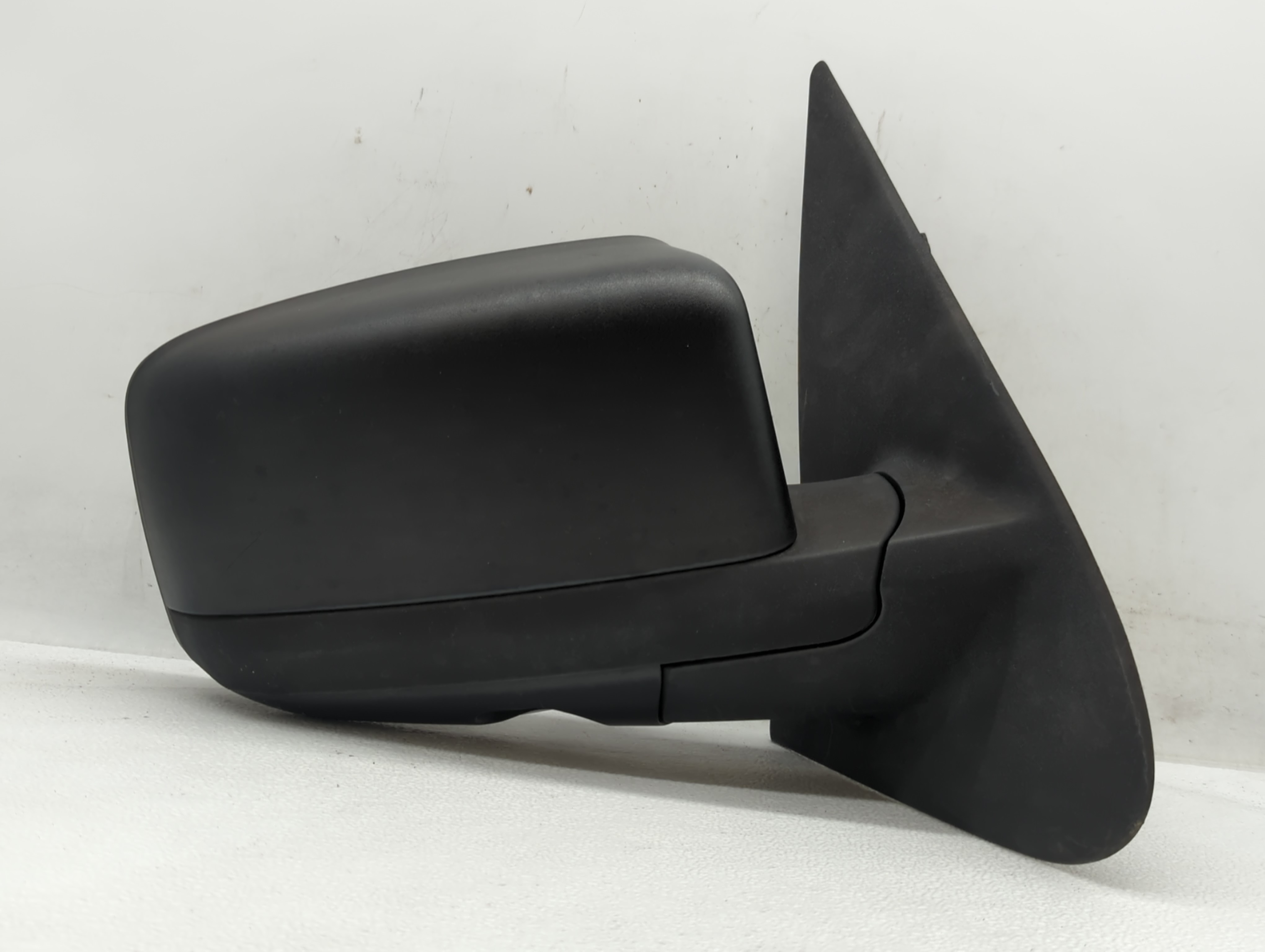 2005 Ford Expedition Passenger Right Side View Manual Door Mirror Black 604234 - Oemusedautoparts1.com
