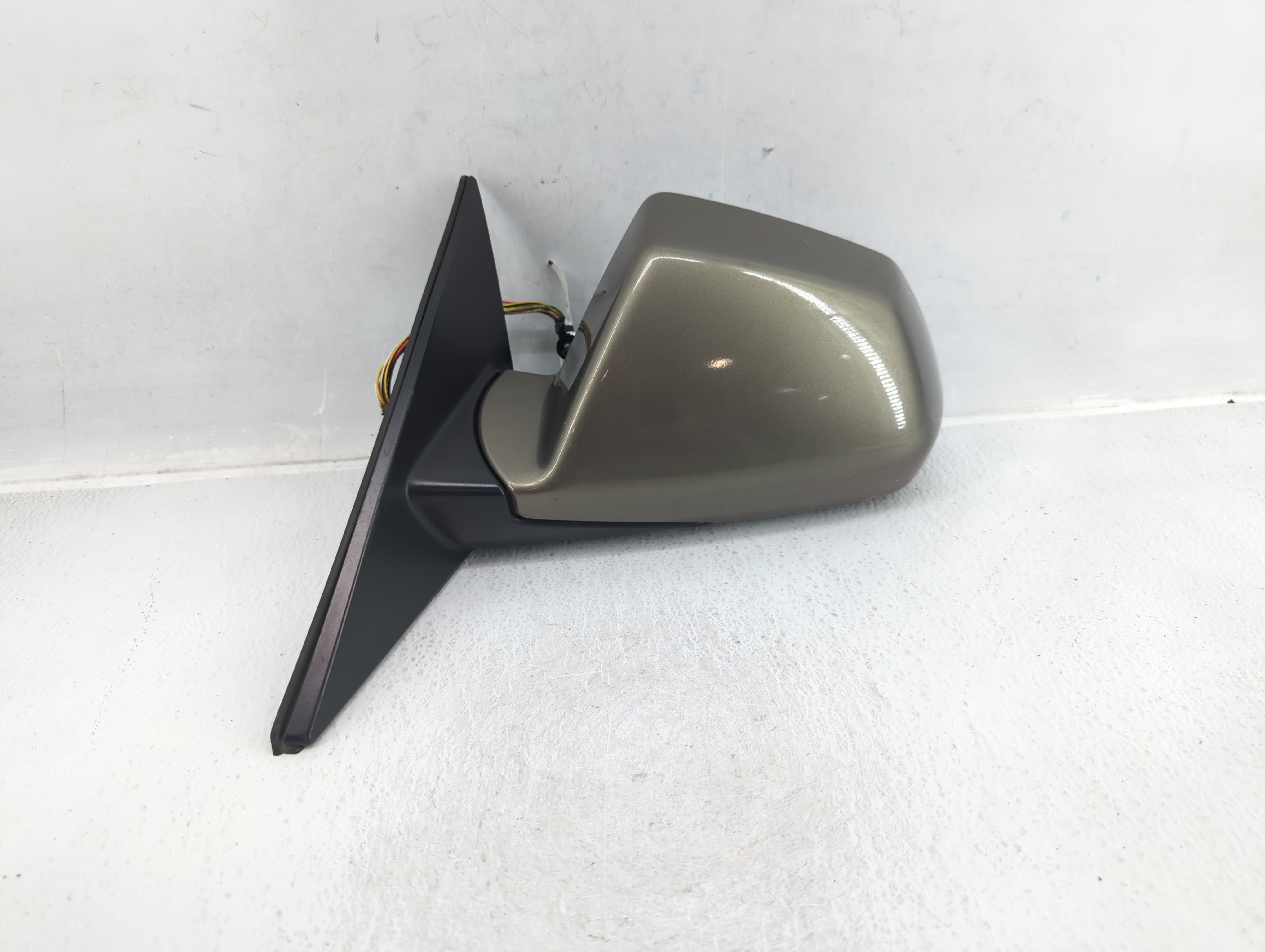 Picture of 2008-2014 Cadillac Cts Driver Left Side View Manual Door Mirror Grey 604267