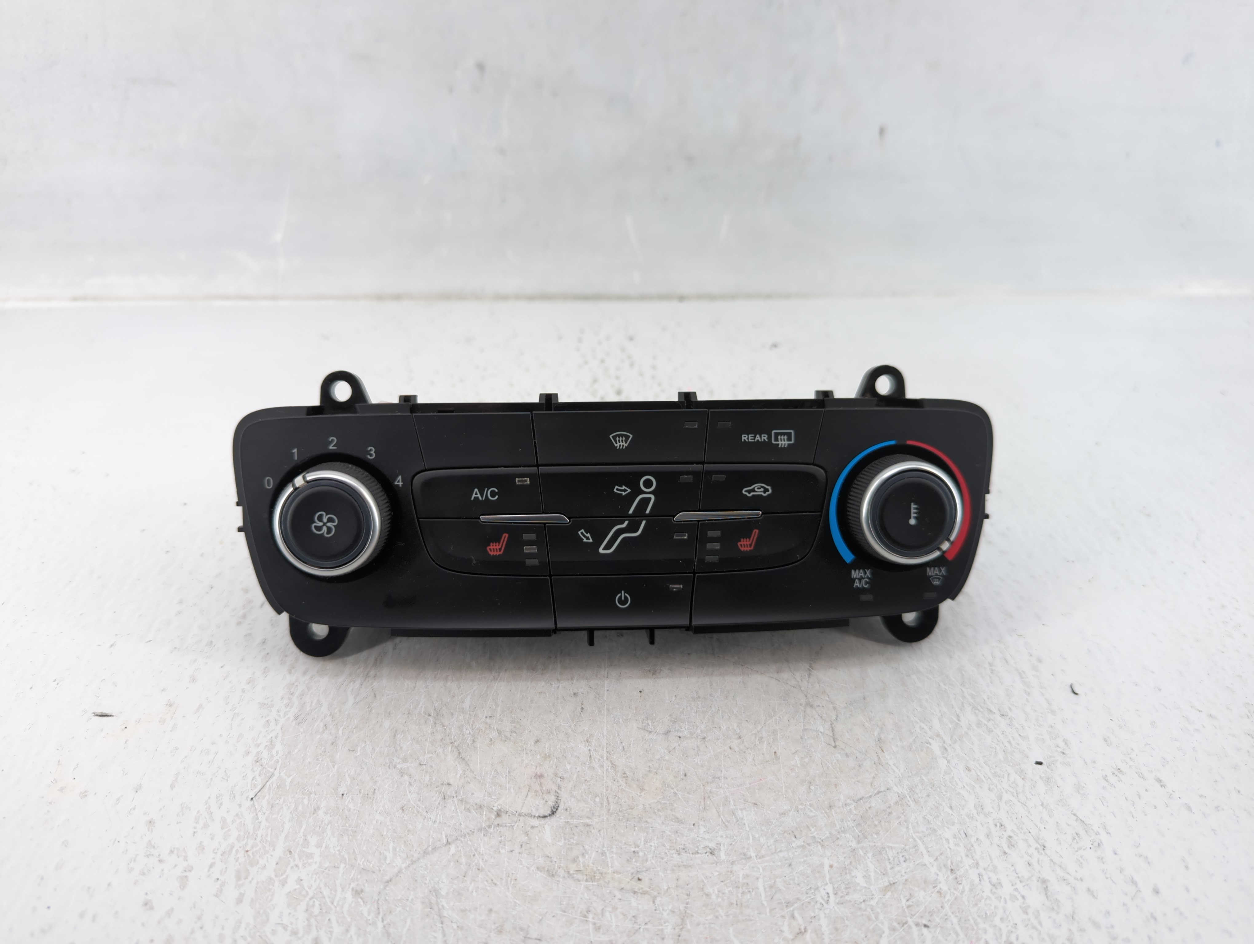 2015-2018 Ford Focus Ac Heater Climate Control F1et-19980-lj 605080 - Oemusedautoparts1.com