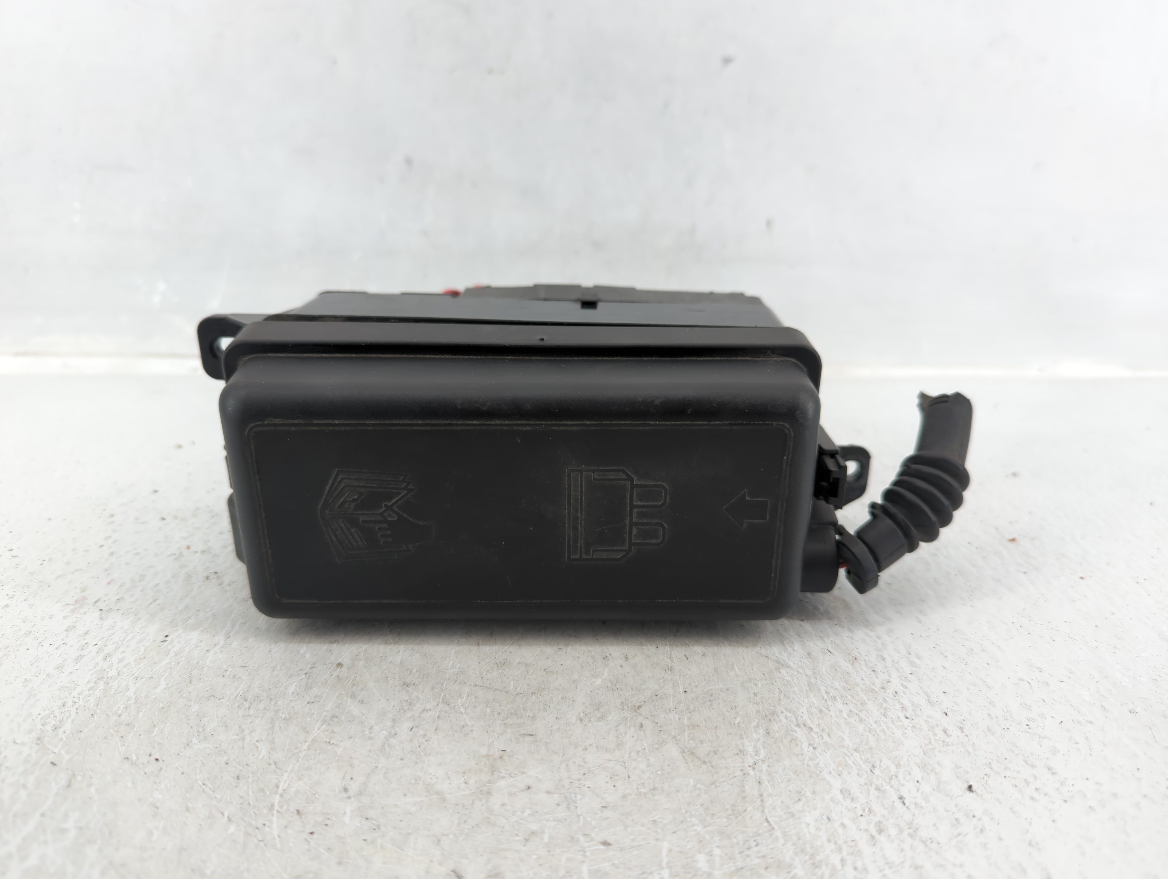 2004 Mini Cooper Fusebox Fuse Box Relay Module 10512911203|6906604-02 606967 - Oemusedautoparts1.com