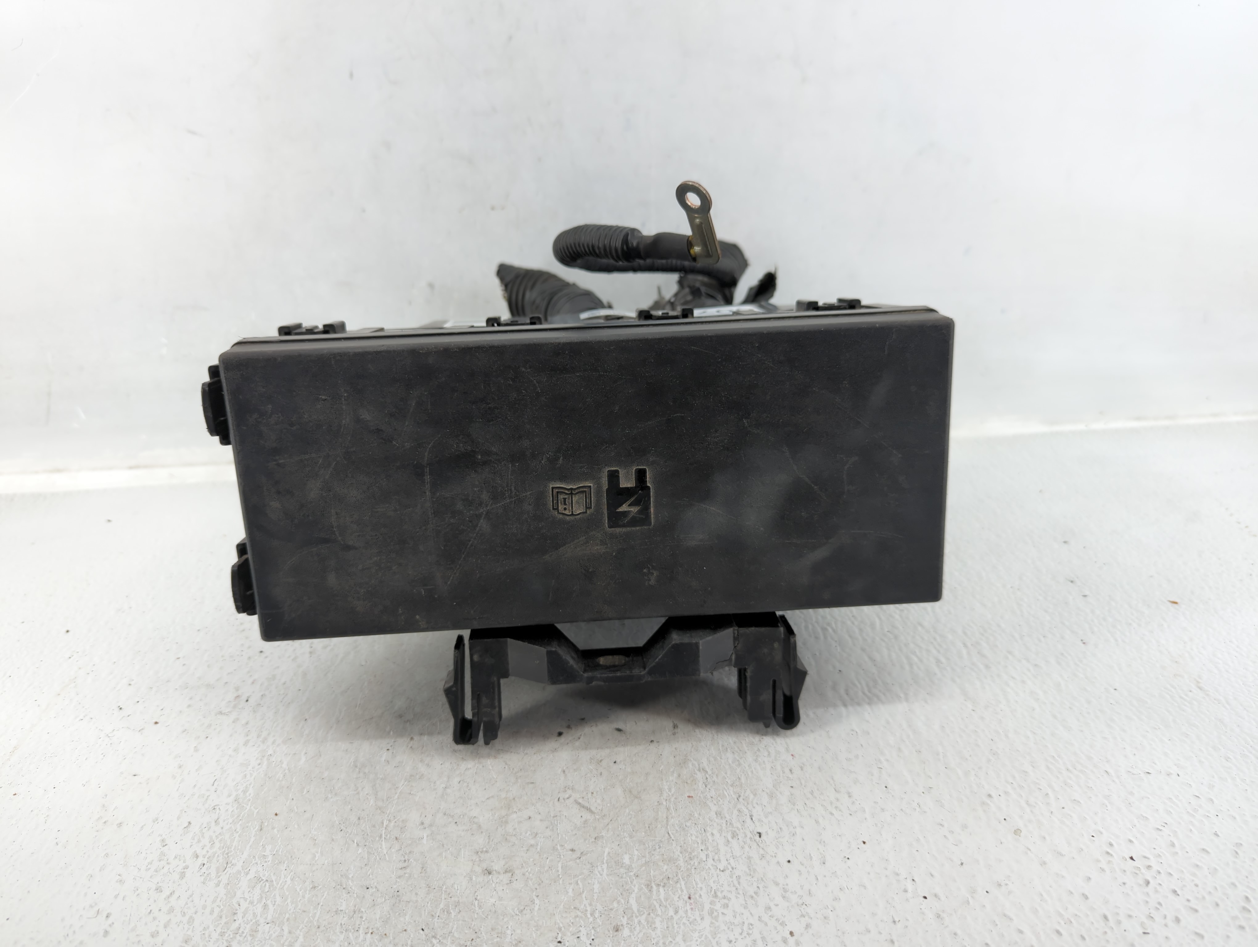 2012-2014 Ford Edge Fusebox Fuse Box Relay Module Ct4t-14290-lk 607083 - Oemusedautoparts1.com