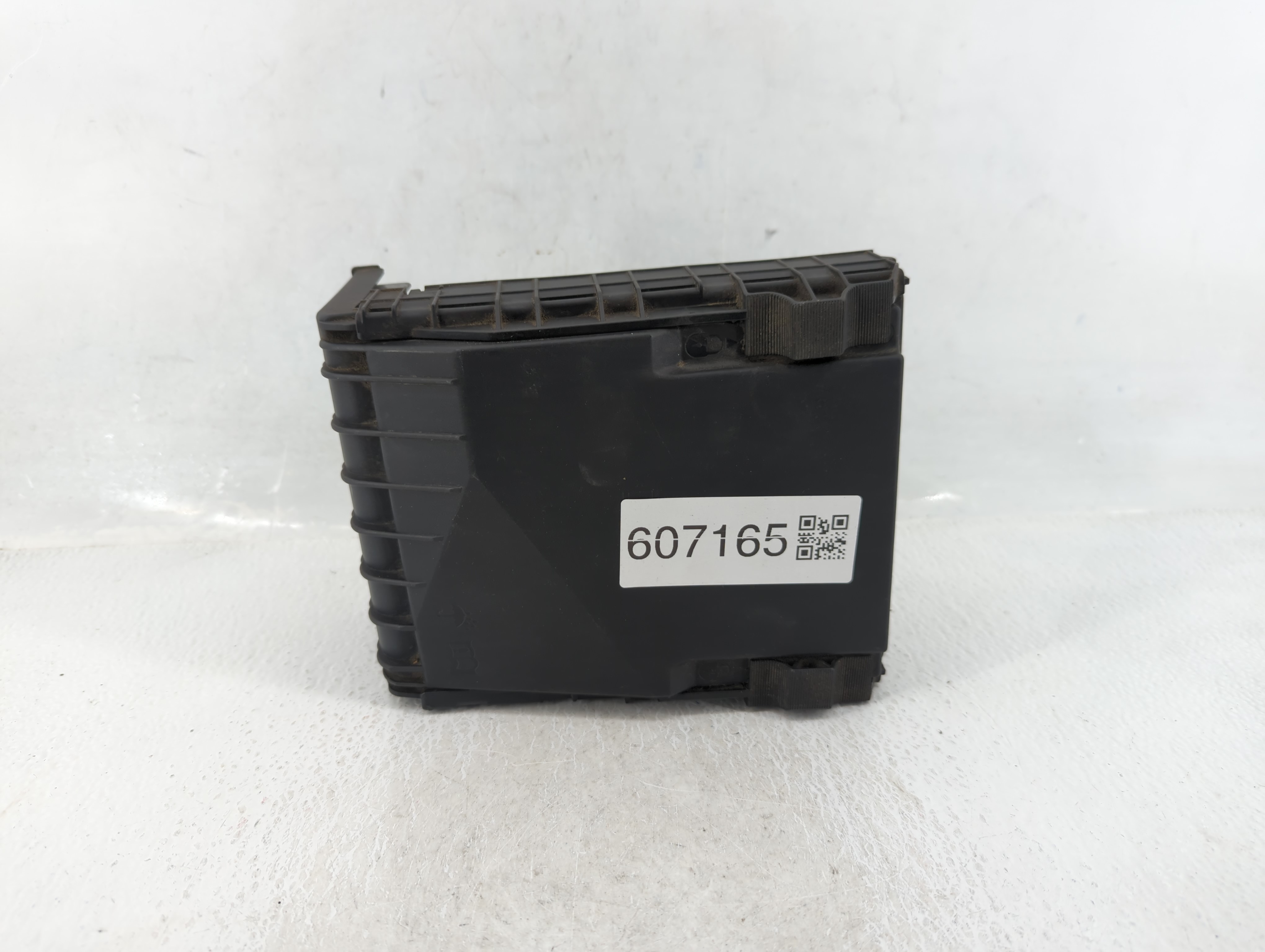 2012-2018 Volkswagen Tiguan Fusebox Fuse Box Relay Module 607165 - Oemusedautoparts1.com