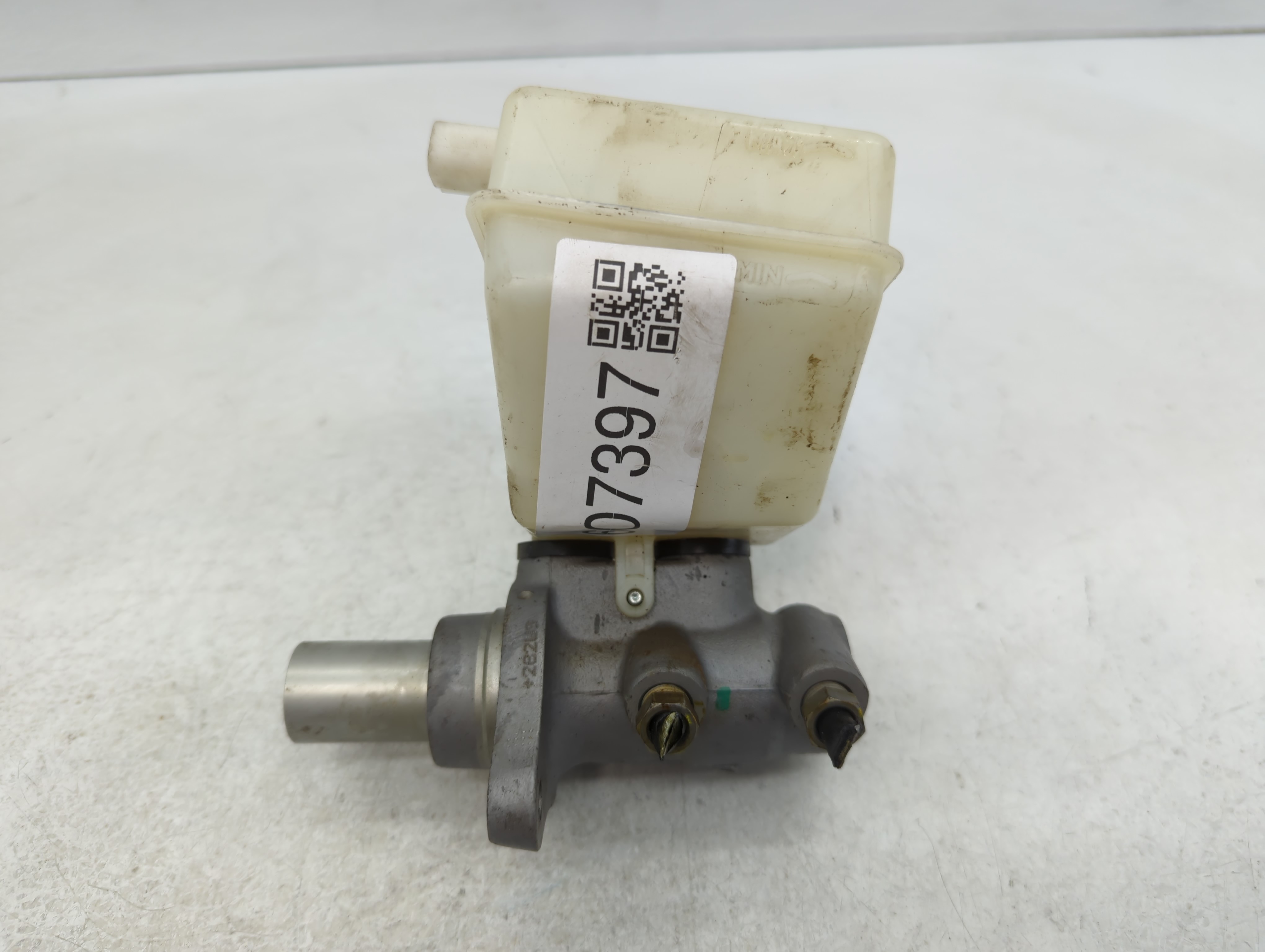 Picture of 2010-2019 Jaguar Xj Brake Master Cylinder 607397