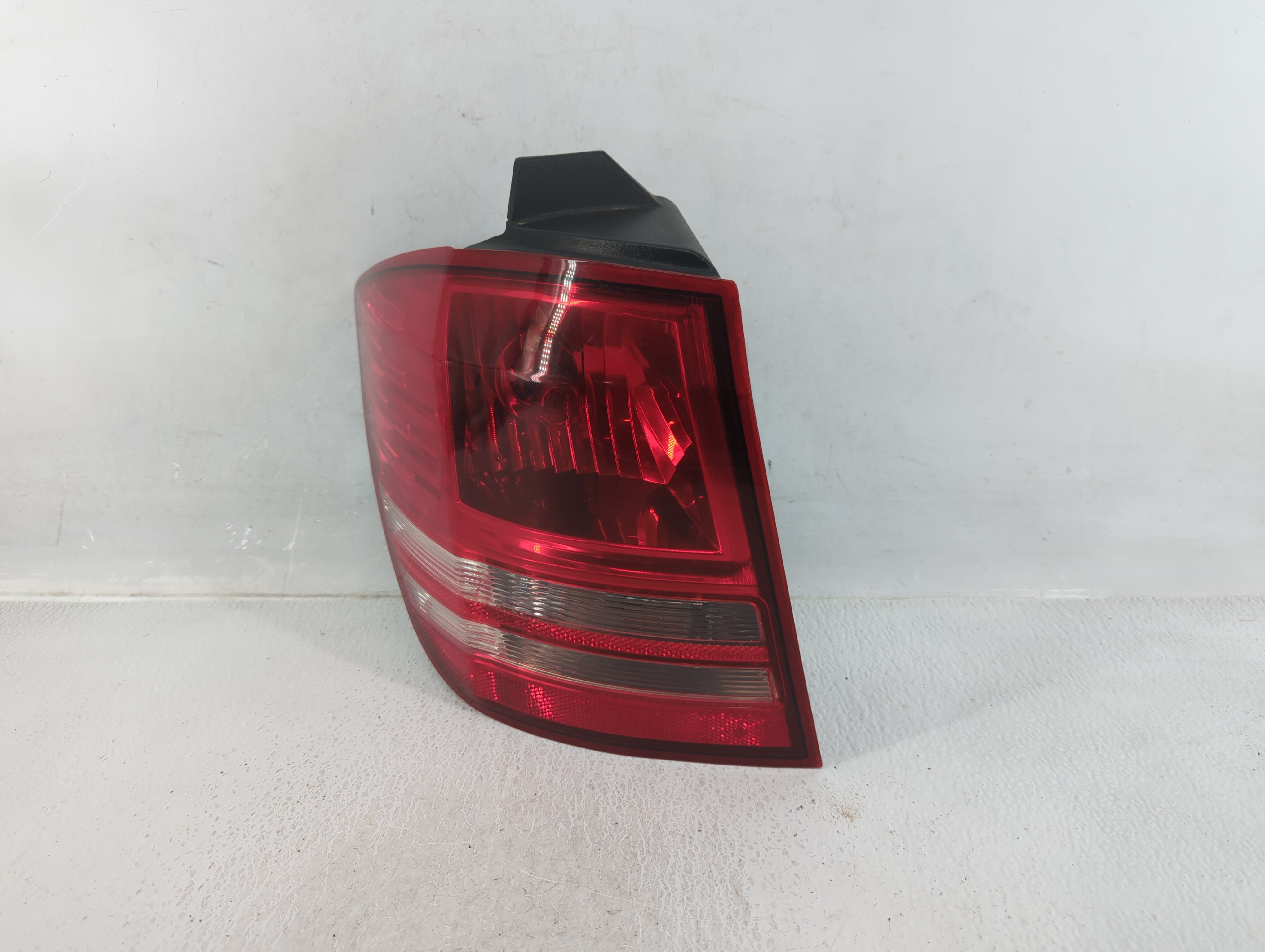 2010 Dodge Journey Driver Left Side Tail Light Taillight Oem 607489 - Oemusedautoparts1.com