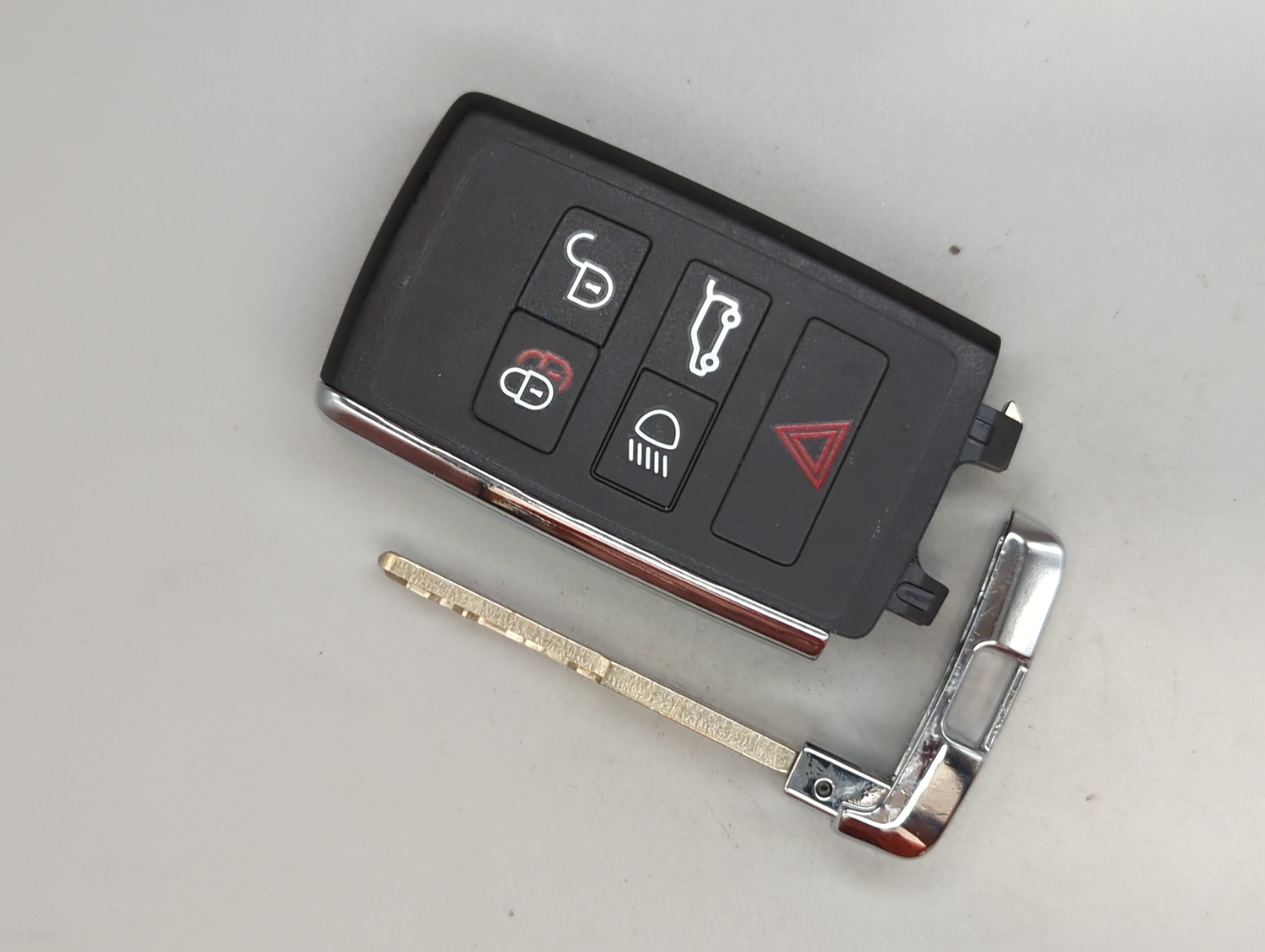 Picture of Land Rover Keyless Entry Remote Fob KOBJXF18A JK52-15K601-CJ 5 buttons 607669