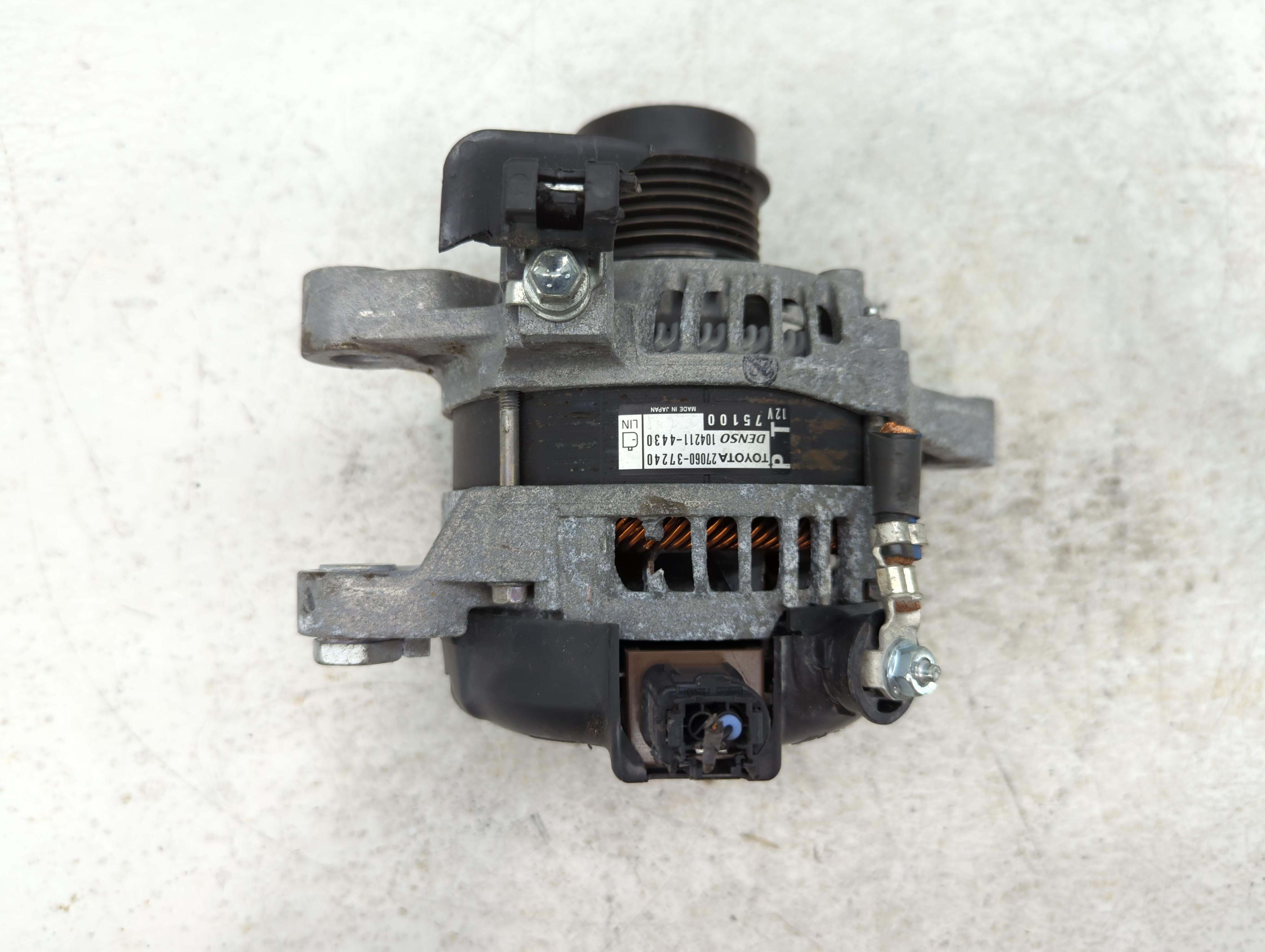 Picture of 2019 Toyota Corolla Alternator Generator Charging Assembly Engine Oem 607717